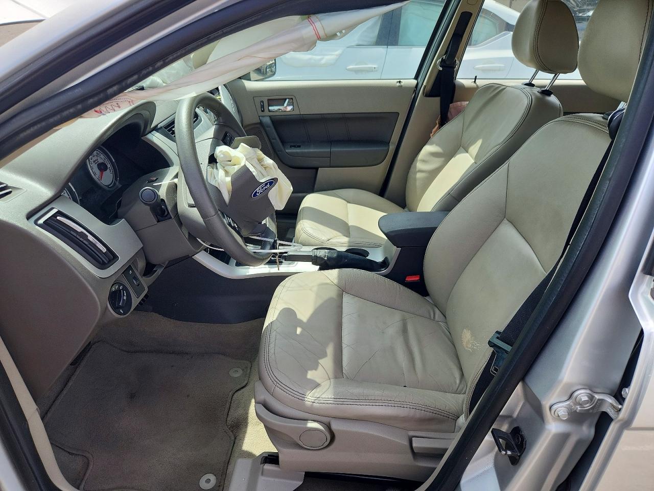 2010 Ford Focus Sel Серебряный vin: 1FAHP3HN1AW292262