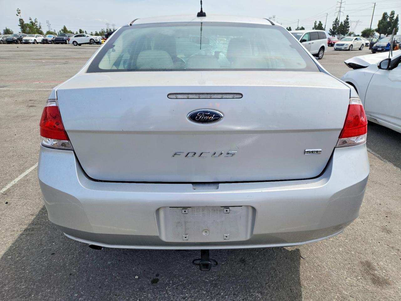 2010 Ford Focus Sel Серебряный vin: 1FAHP3HN1AW292262