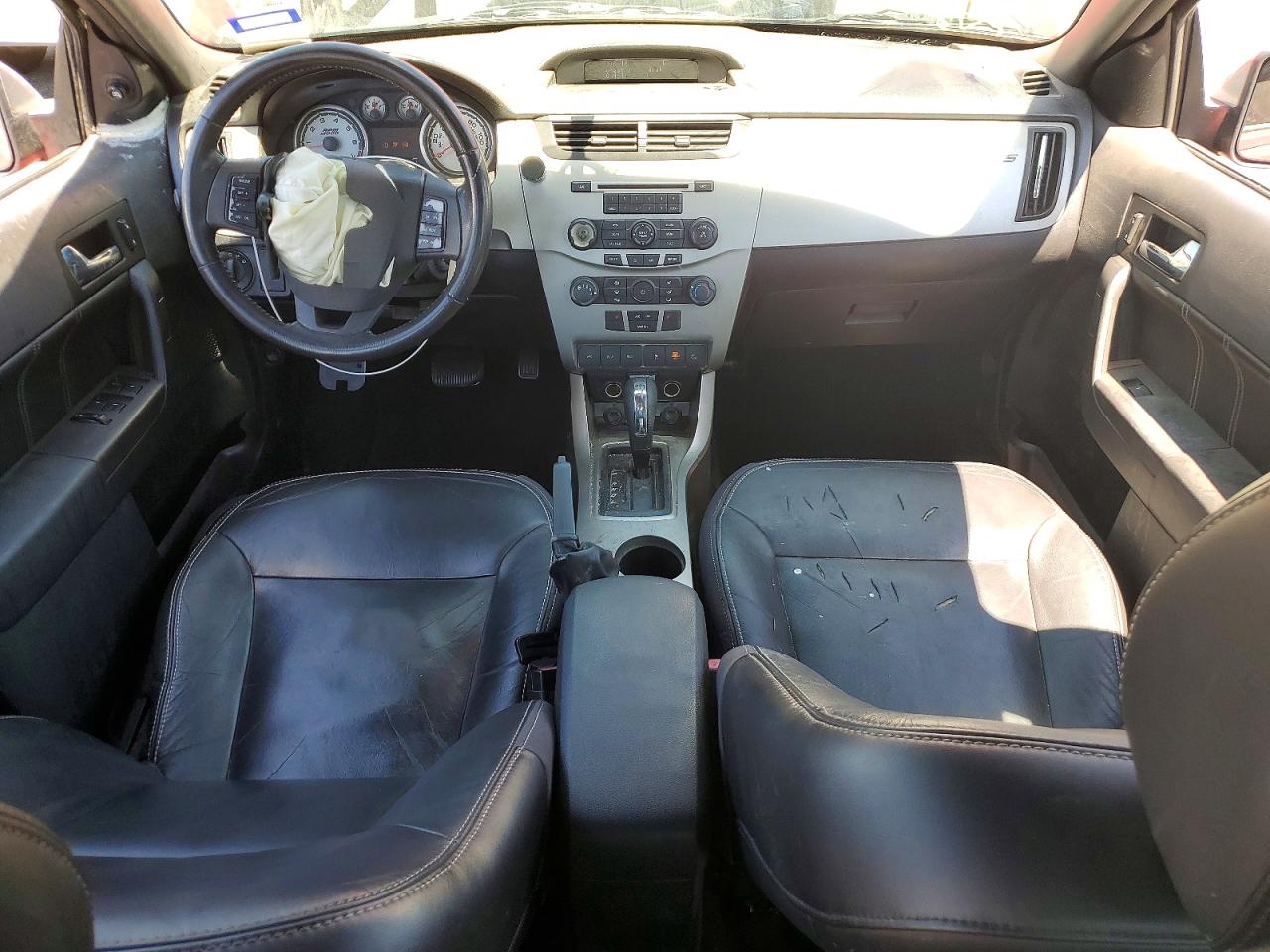 2011 Ford Focus Красный vin: 1FAHP3HN1BW167618