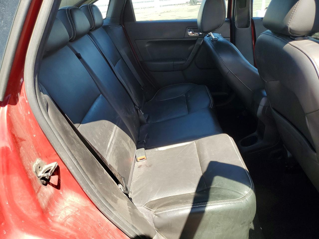 2011 Ford Focus Красный vin: 1FAHP3HN1BW167618