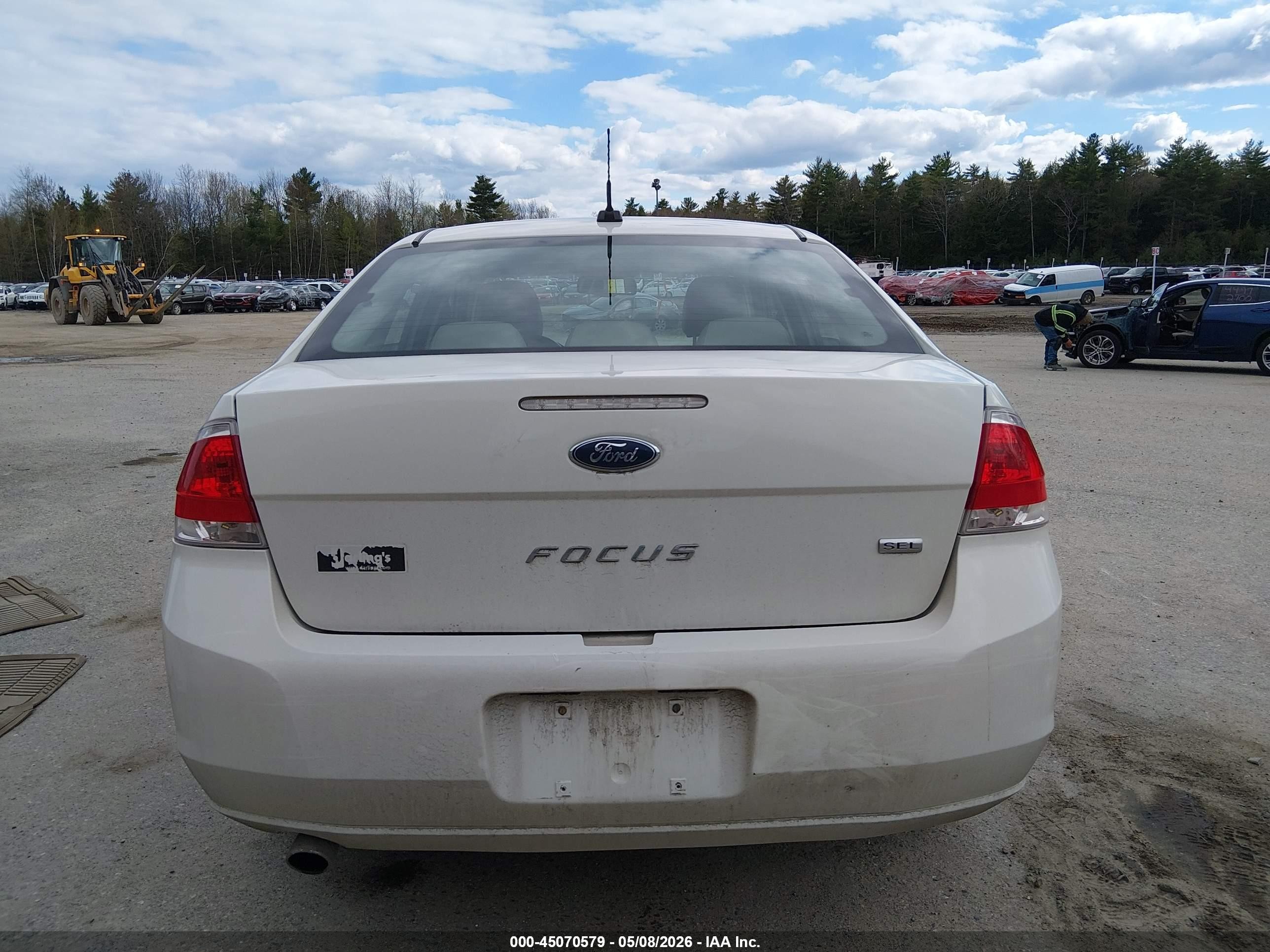 2010 Ford Focus Sel Cream vin: 1FAHP3HN6AW199446
