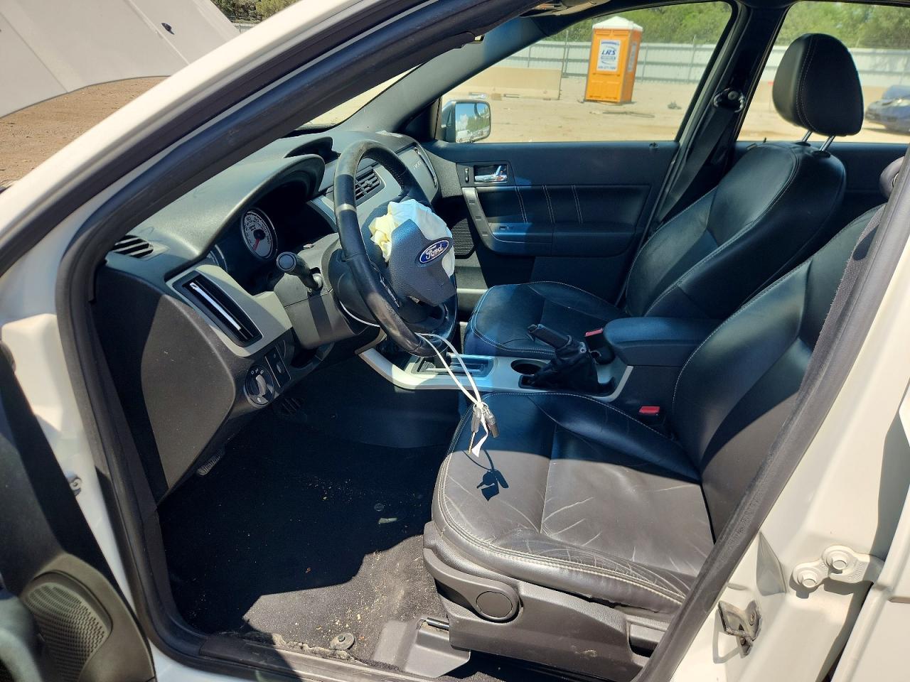 2011 Ford Focus Sel White vin: 1FAHP3HN6BW143895