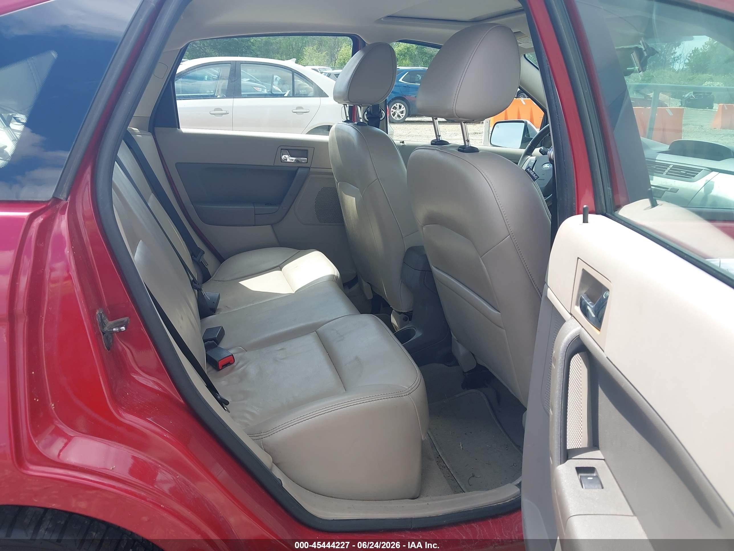 2010 Ford Focus Sel Red vin: 1FAHP3HN7AW269598