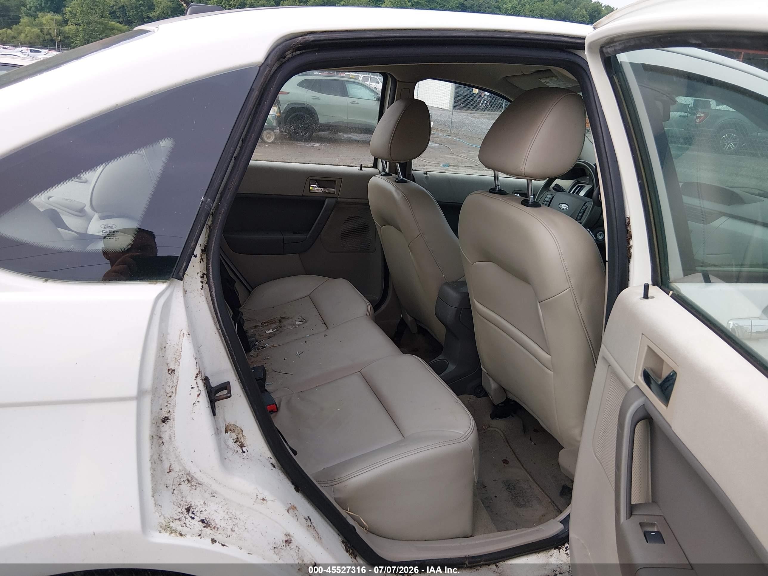 2011 Ford Focus Sel White vin: 1FAHP3HN8BW130128