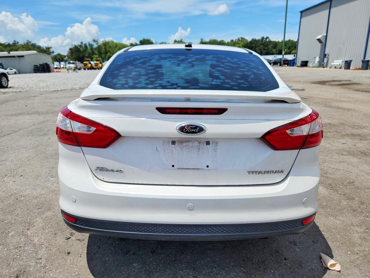 2012 Ford Focus Titanium White vin: 1FAHP3J20CL231912