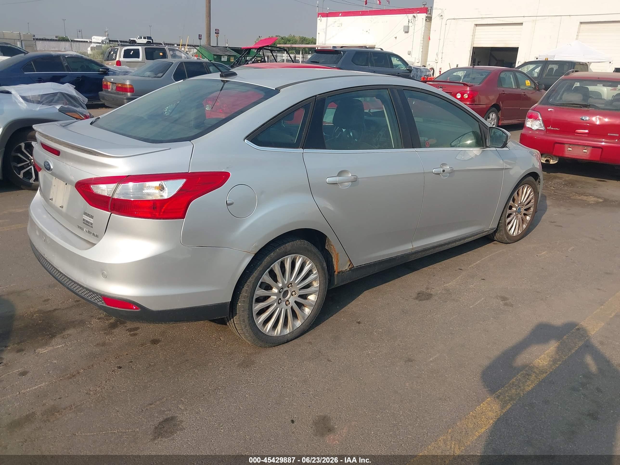 2012 Ford Focus Titanium Silver vin: 1FAHP3J21CL133049