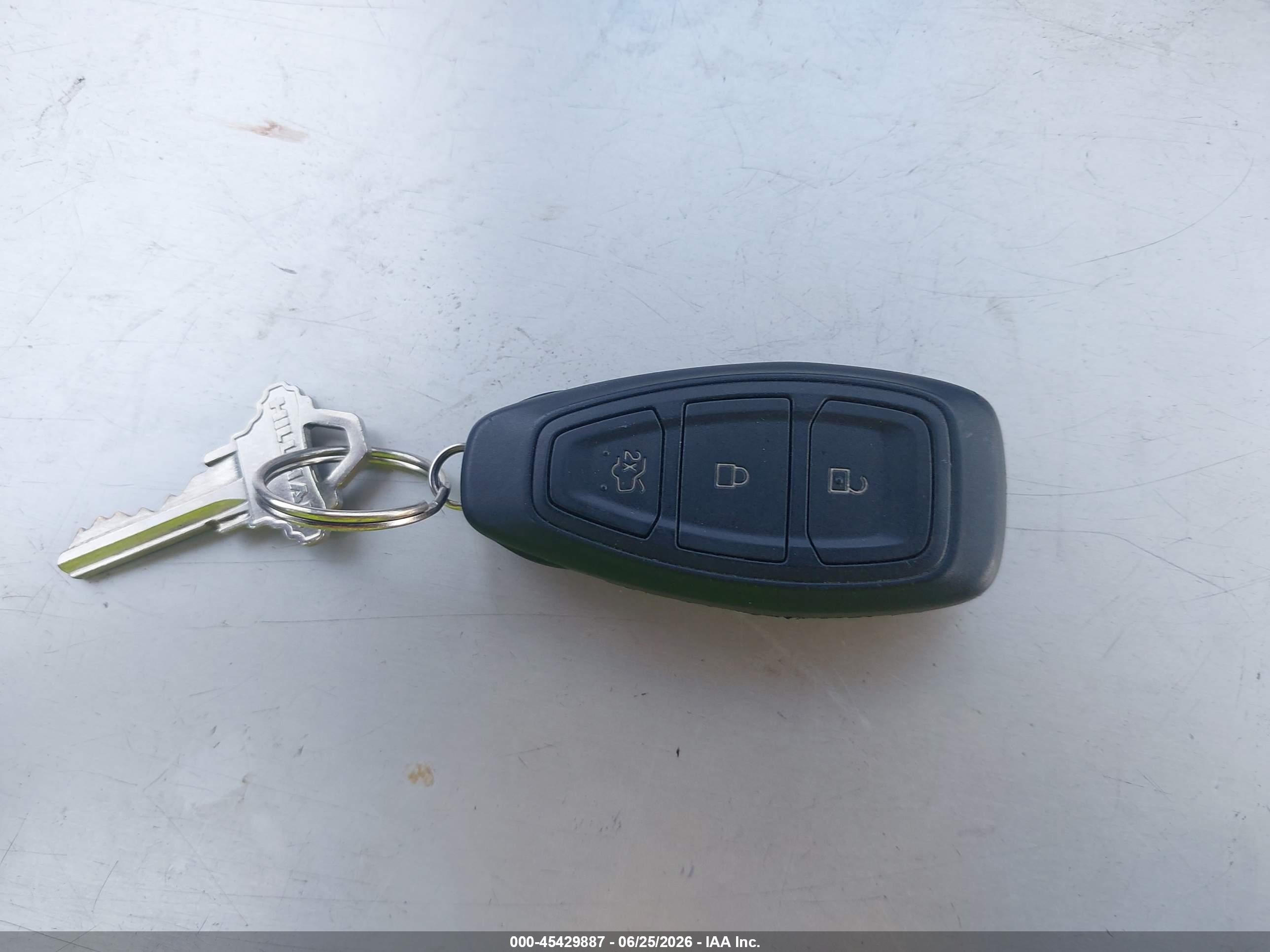 2012 Ford Focus Titanium Silver vin: 1FAHP3J21CL133049