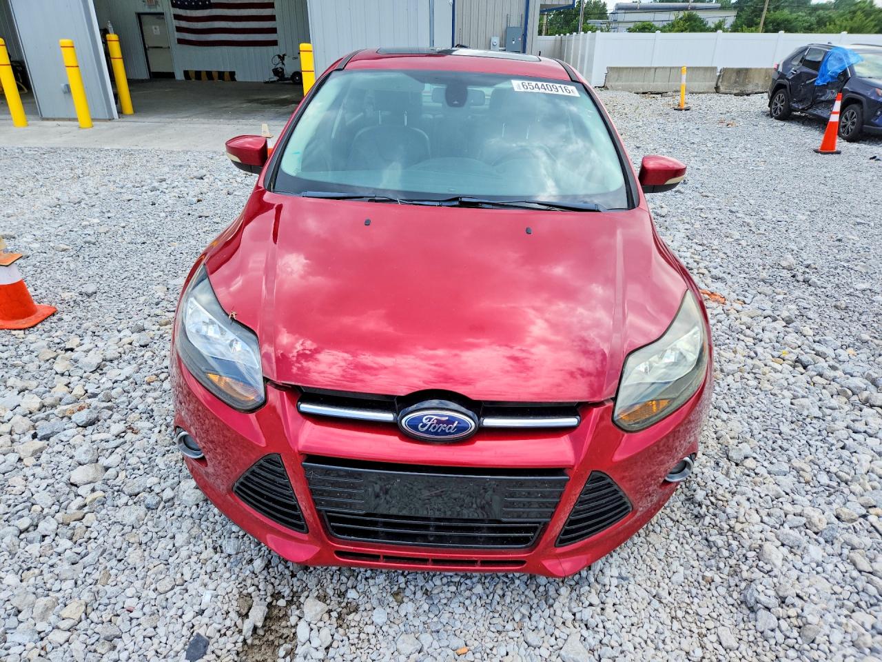 2012 Ford Focus Titanium Red vin: 1FAHP3J21CL167086