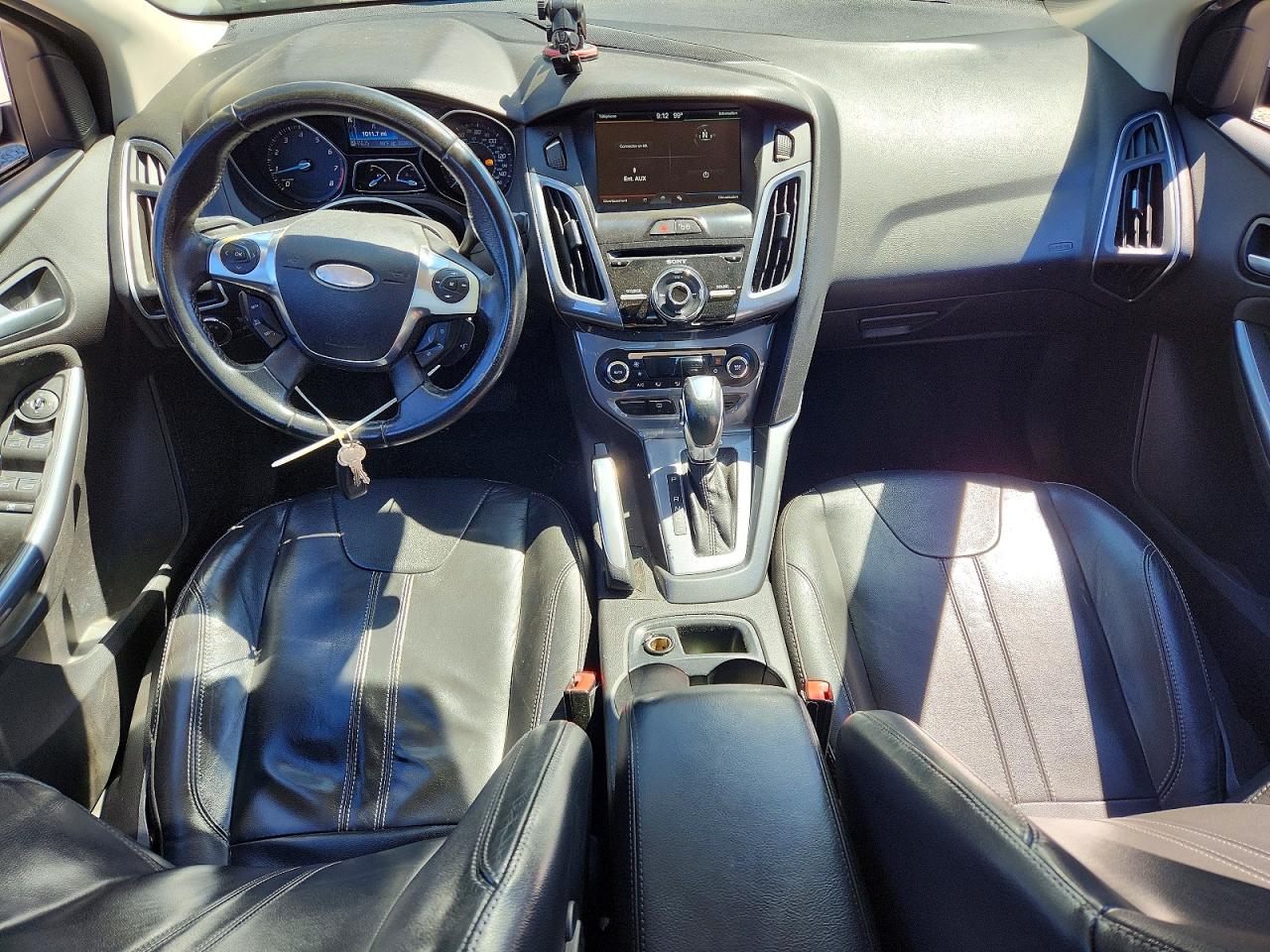 2012 Ford Focus Titanium White vin: 1FAHP3J21CL213595