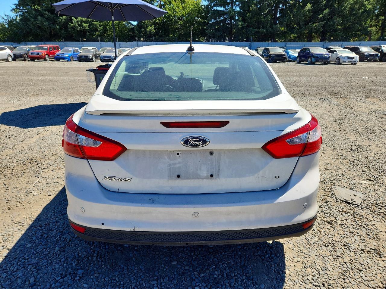 2012 Ford Focus Titanium White vin: 1FAHP3J21CL213595