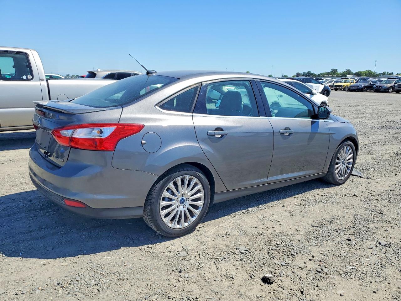 2012 Ford Focus Titanium Gray vin: 1FAHP3J21CL422870
