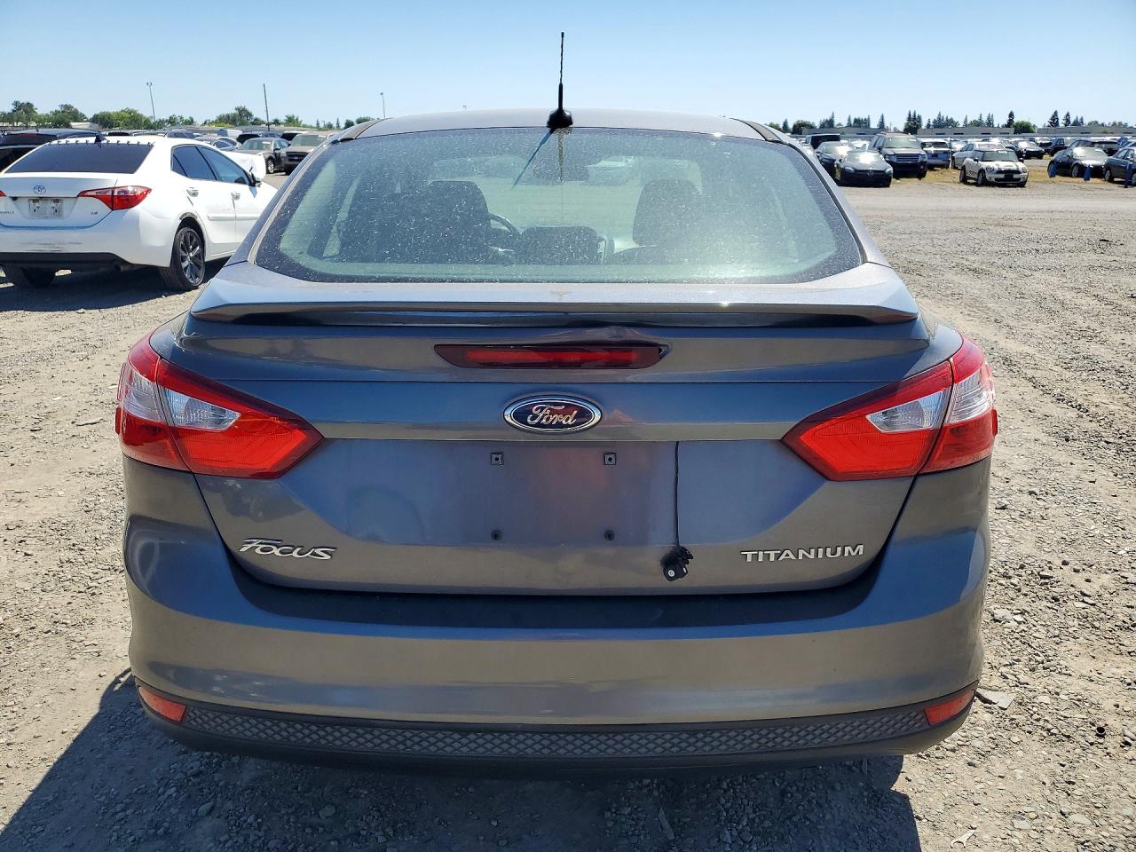 2012 Ford Focus Titanium Gray vin: 1FAHP3J21CL422870