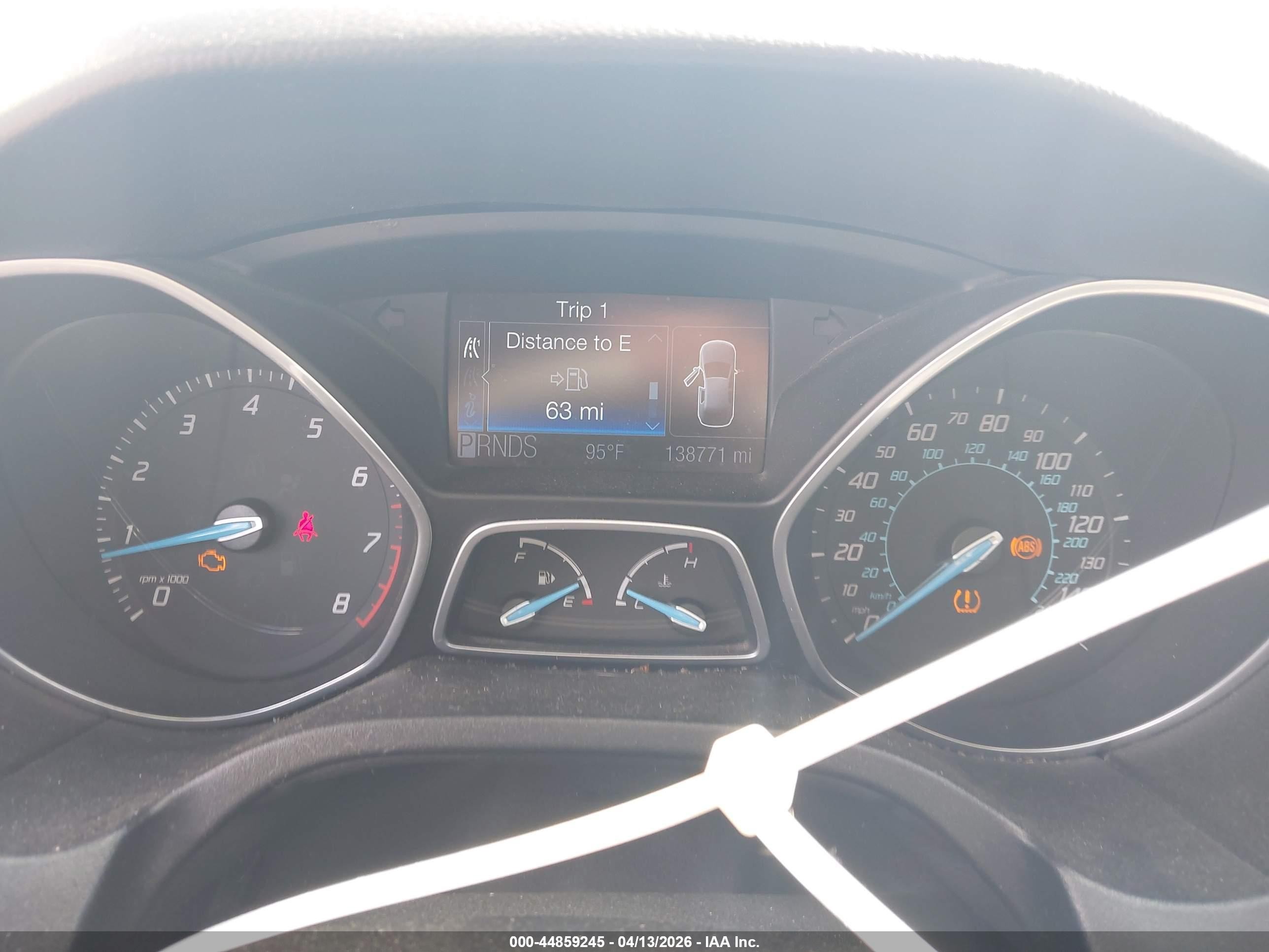 2012 Ford Focus Titanium White vin: 1FAHP3J23CL139838