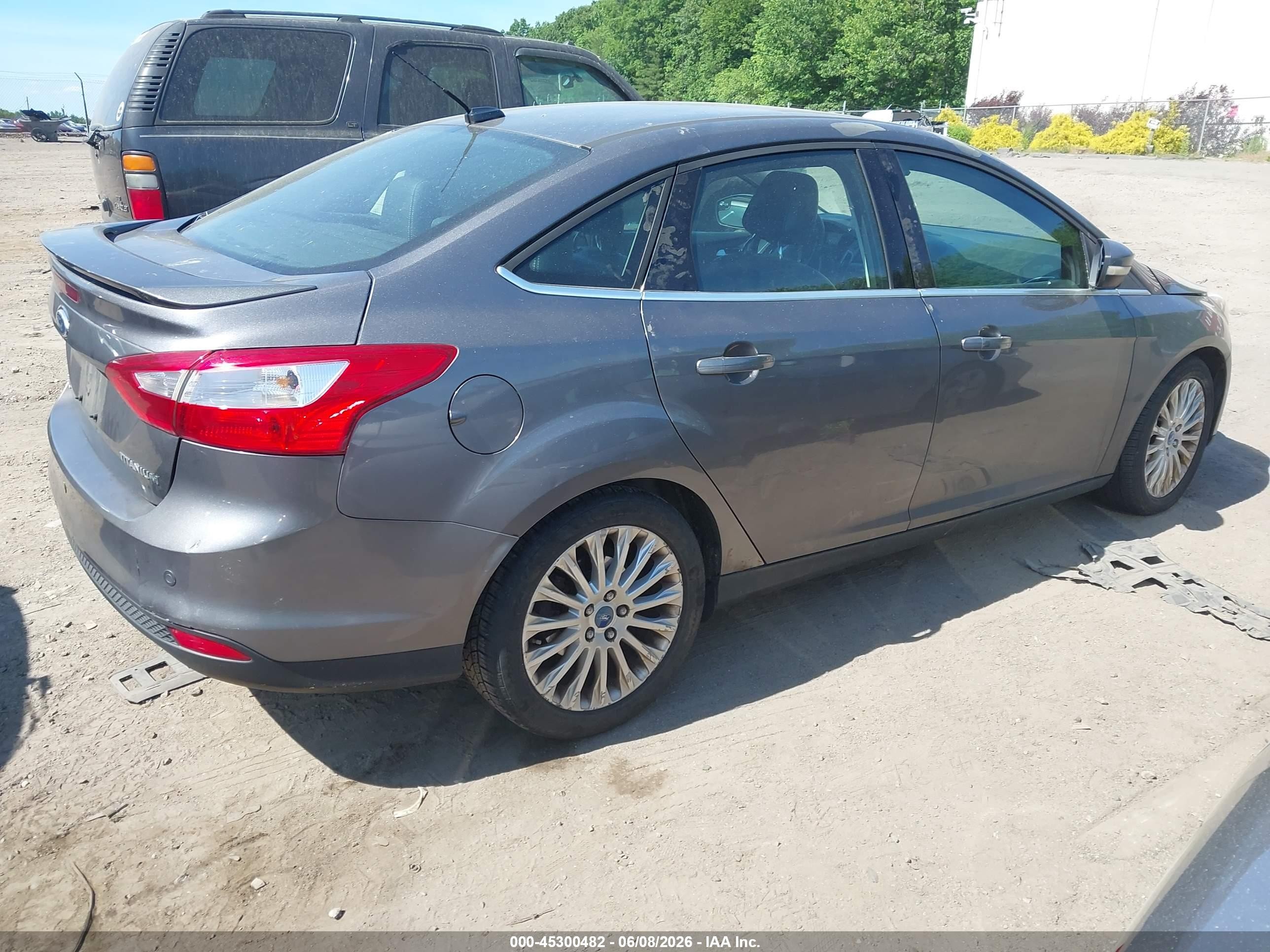 2012 Ford Focus Titanium Gray vin: 1FAHP3J23CL182267