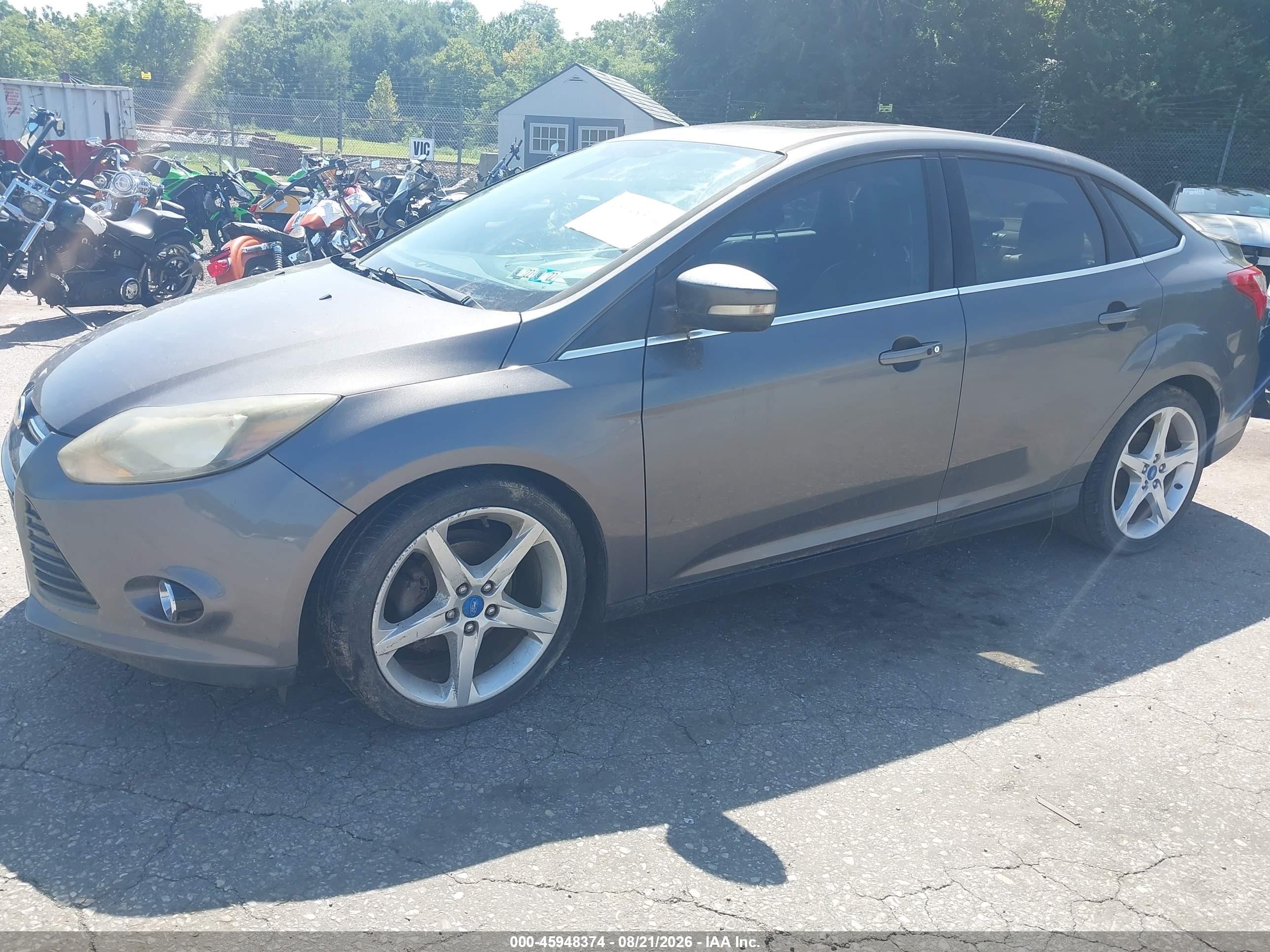 2012 Ford Focus Titanium Gray vin: 1FAHP3J24CL195366