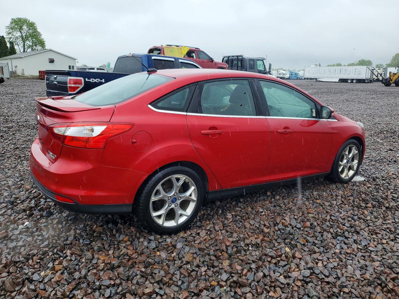 2012 Ford Focus Titanium Red vin: 1FAHP3J25CL399948