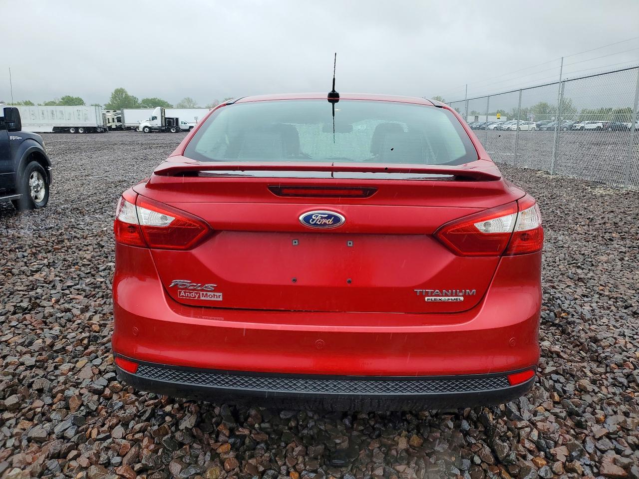 2012 Ford Focus Titanium Red vin: 1FAHP3J25CL399948