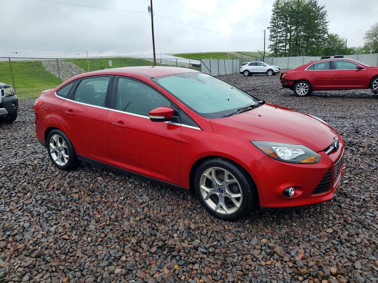 2012 Ford Focus Titanium Red vin: 1FAHP3J25CL399948
