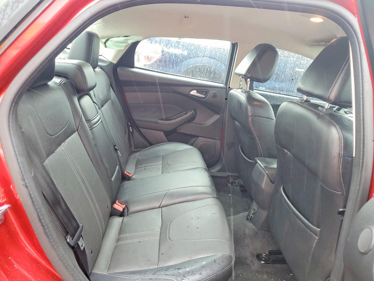 2012 Ford Focus Titanium Red vin: 1FAHP3J25CL399948