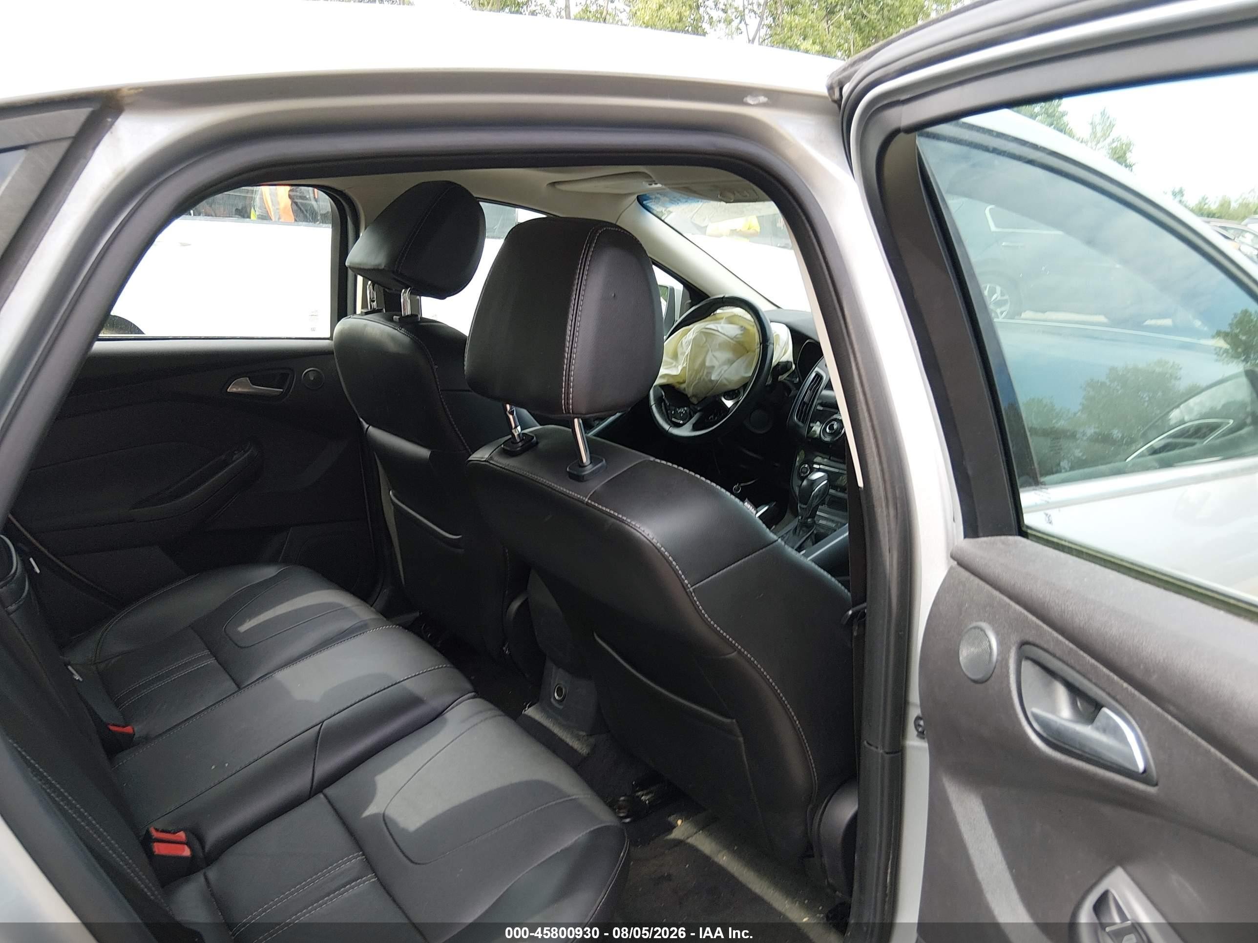 2012 Ford Focus Titanium Silver vin: 1FAHP3J26CL447750