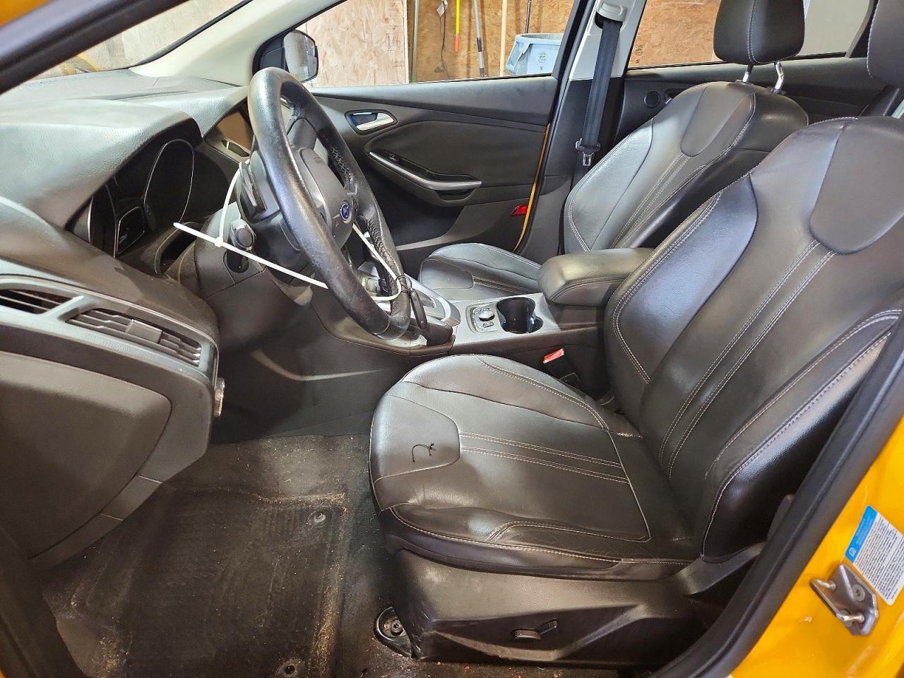 2012 Ford Focus Titanium Gold vin: 1FAHP3J28CL336214
