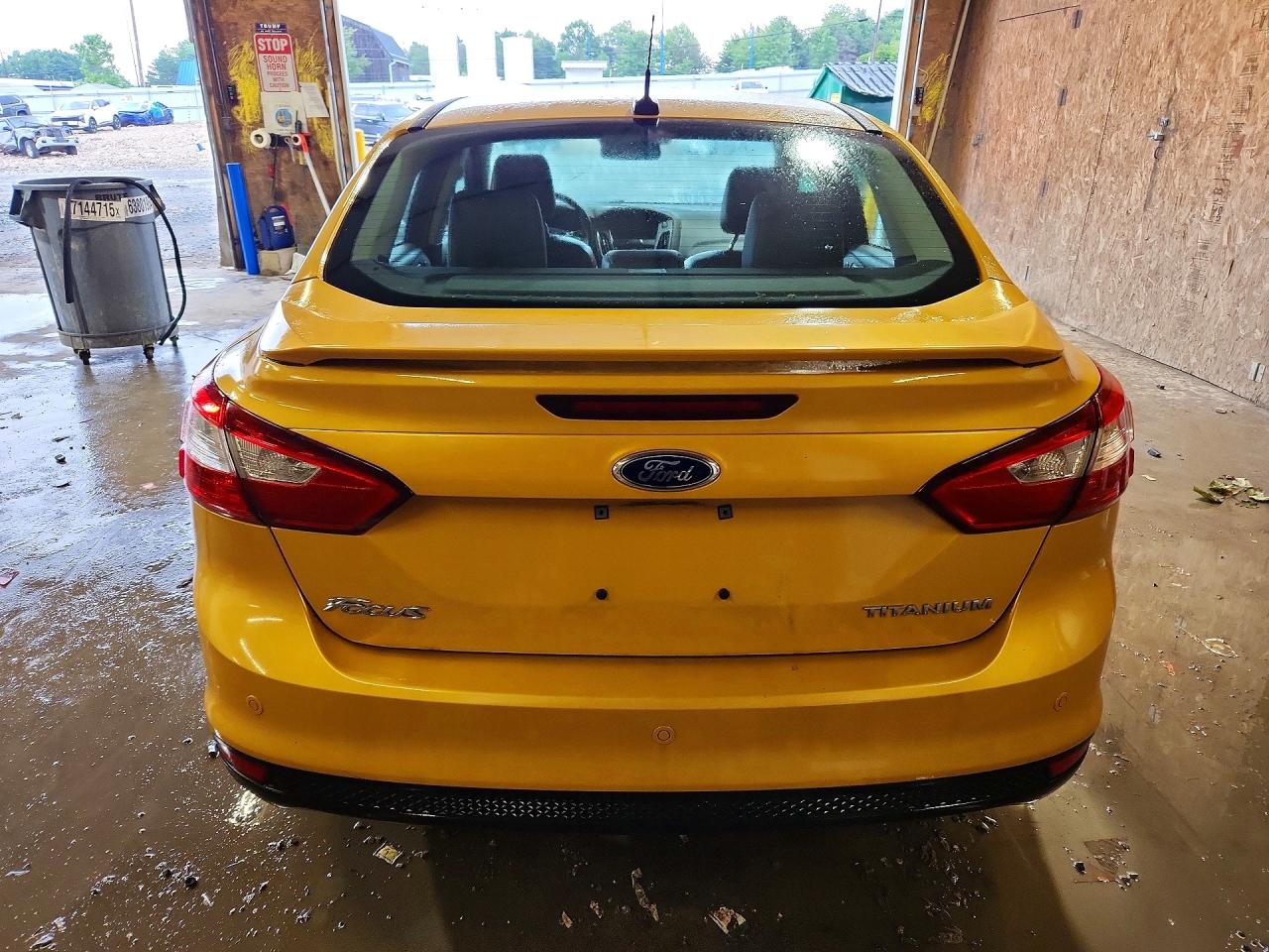 2012 Ford Focus Titanium Gold vin: 1FAHP3J28CL336214