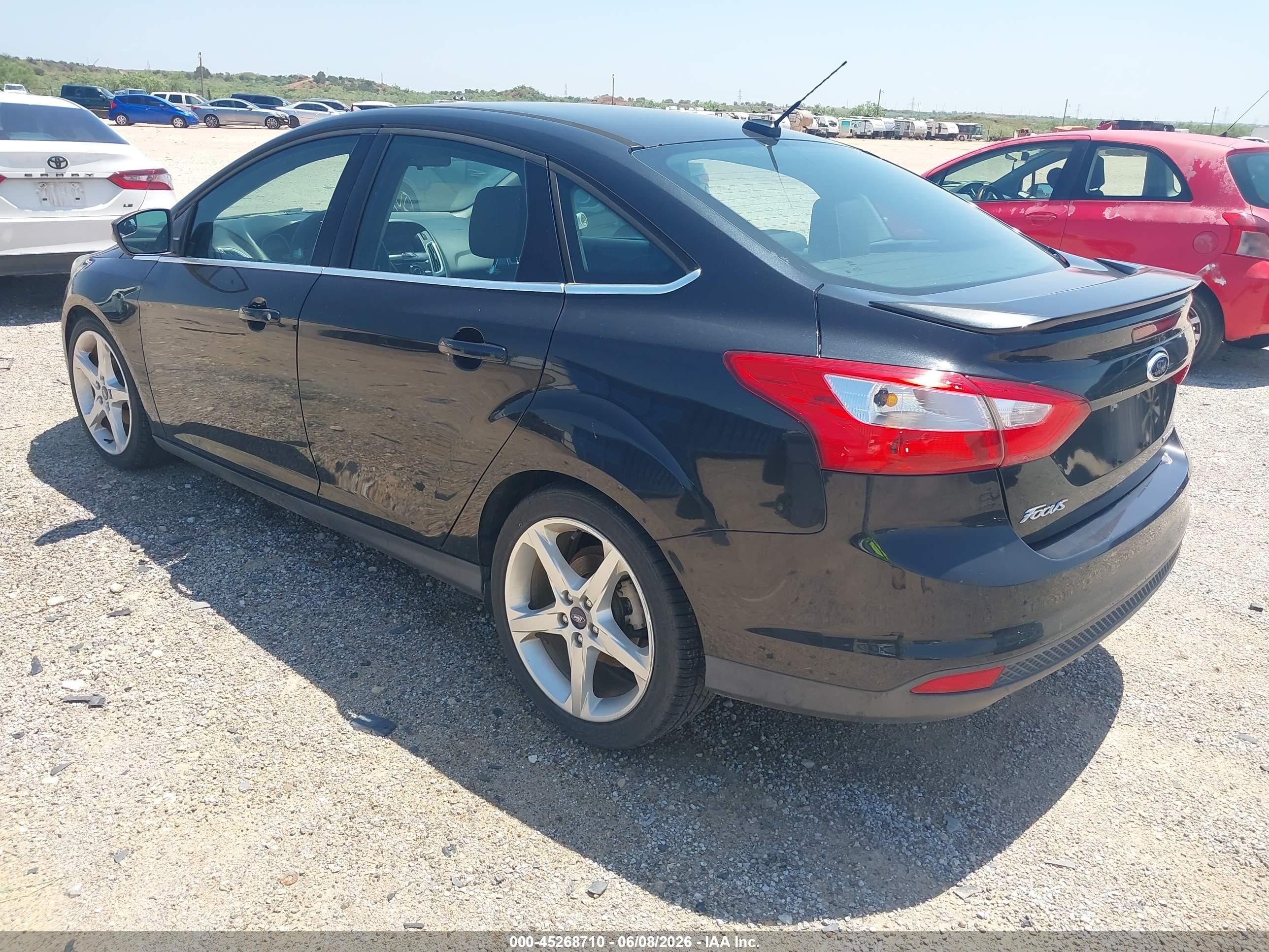 2012 Ford Focus Titanium Black vin: 1FAHP3J28CL352252