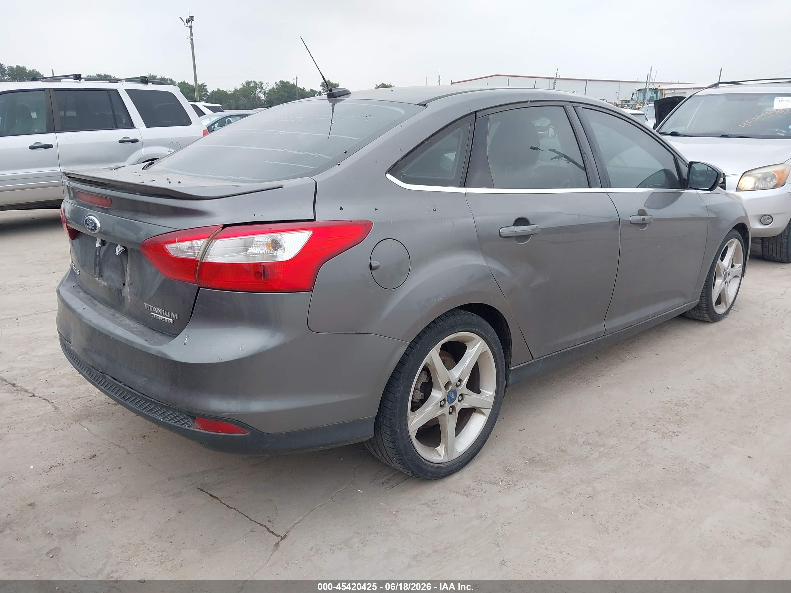 2012 Ford Focus Titanium Gray vin: 1FAHP3J28CL409744
