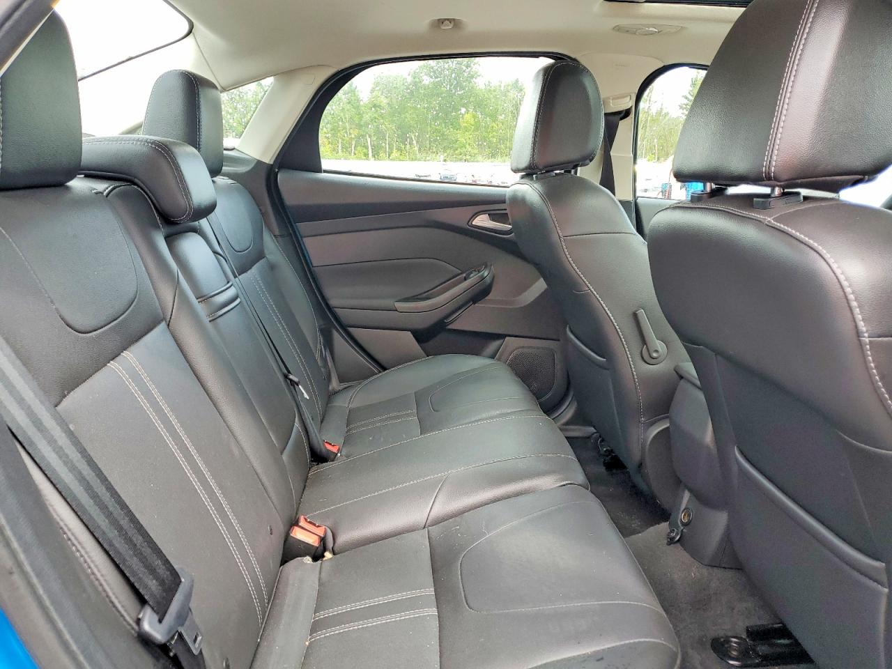 2012 Ford Focus Titanium Blue vin: 1FAHP3J2XCL390615