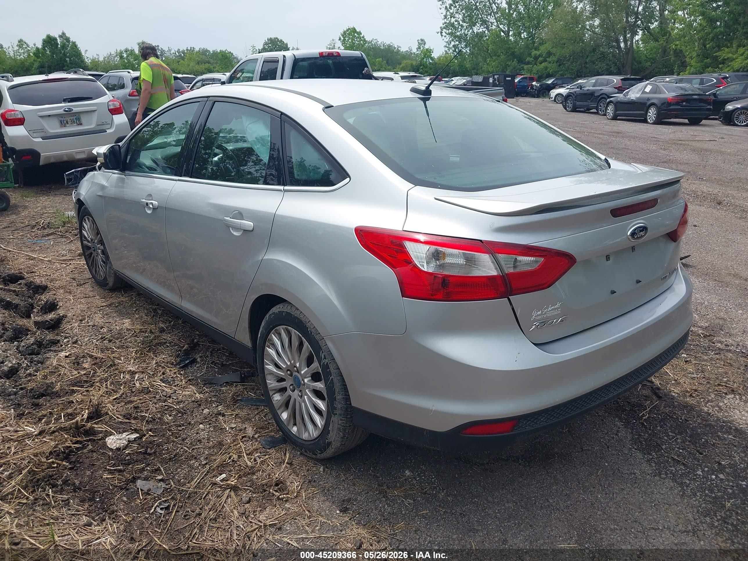 2012 Ford Focus Titanium Silver vin: 1FAHP3J2XCL479763