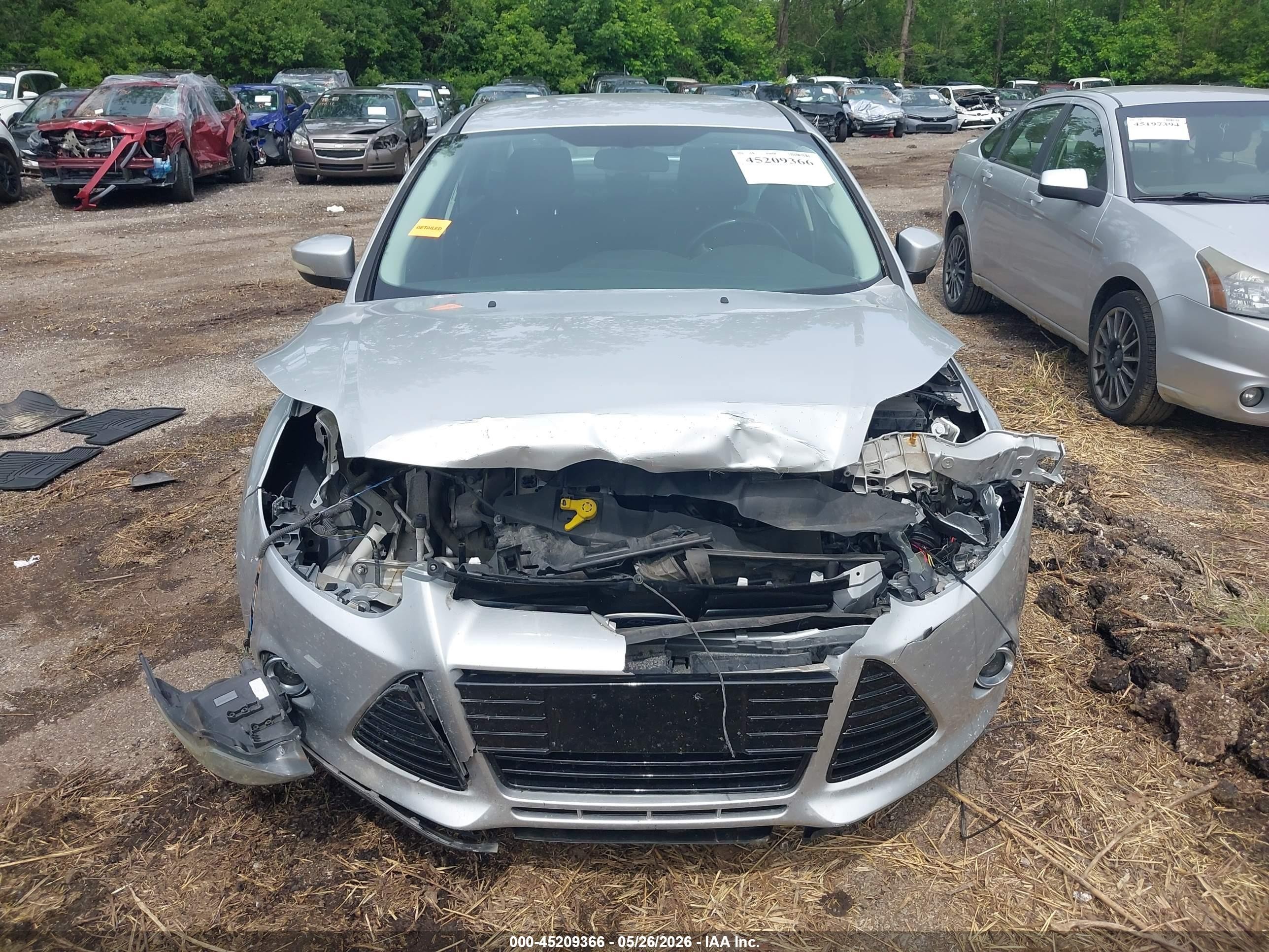 2012 Ford Focus Titanium Silver vin: 1FAHP3J2XCL479763