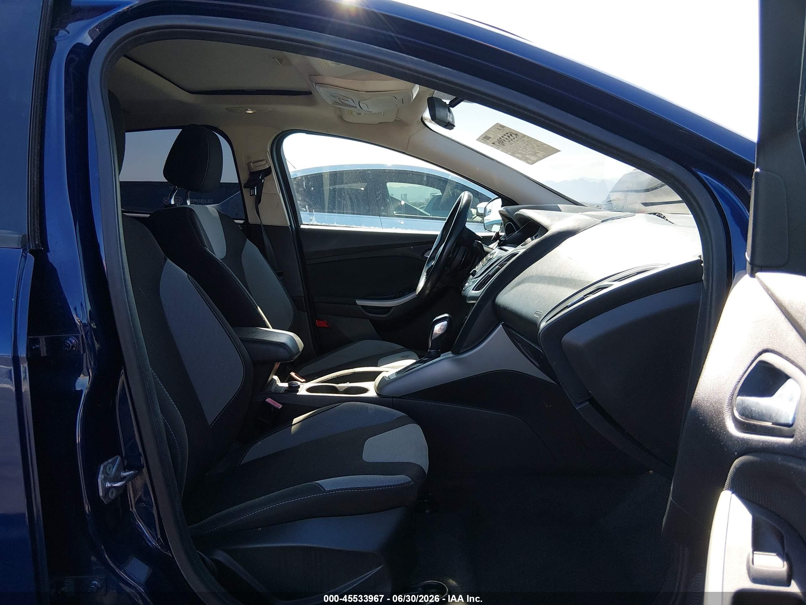 2012 Ford Focus Se Blue vin: 1FAHP3K20CL151198
