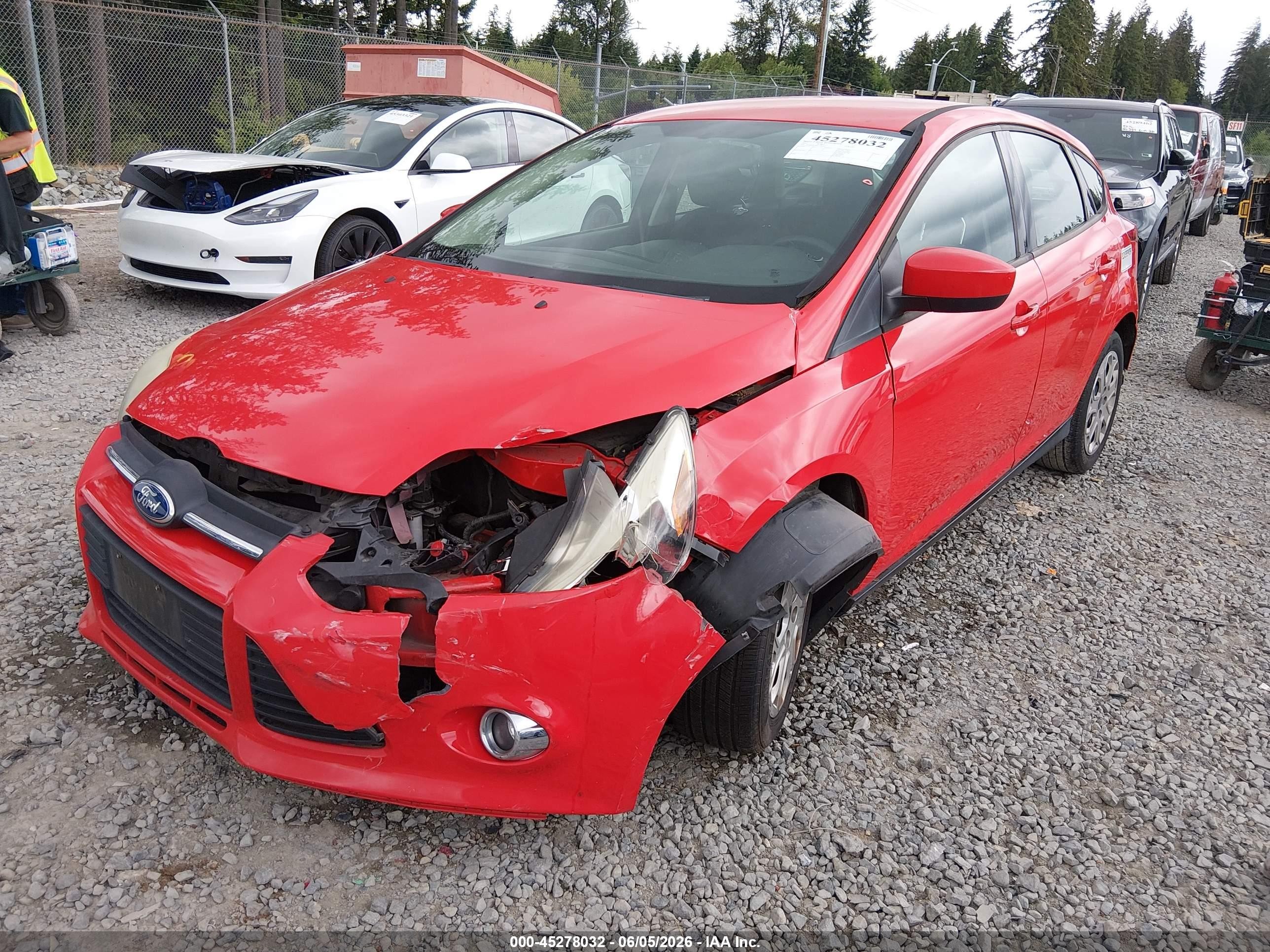 2012 Ford Focus Se Red vin: 1FAHP3K20CL176201