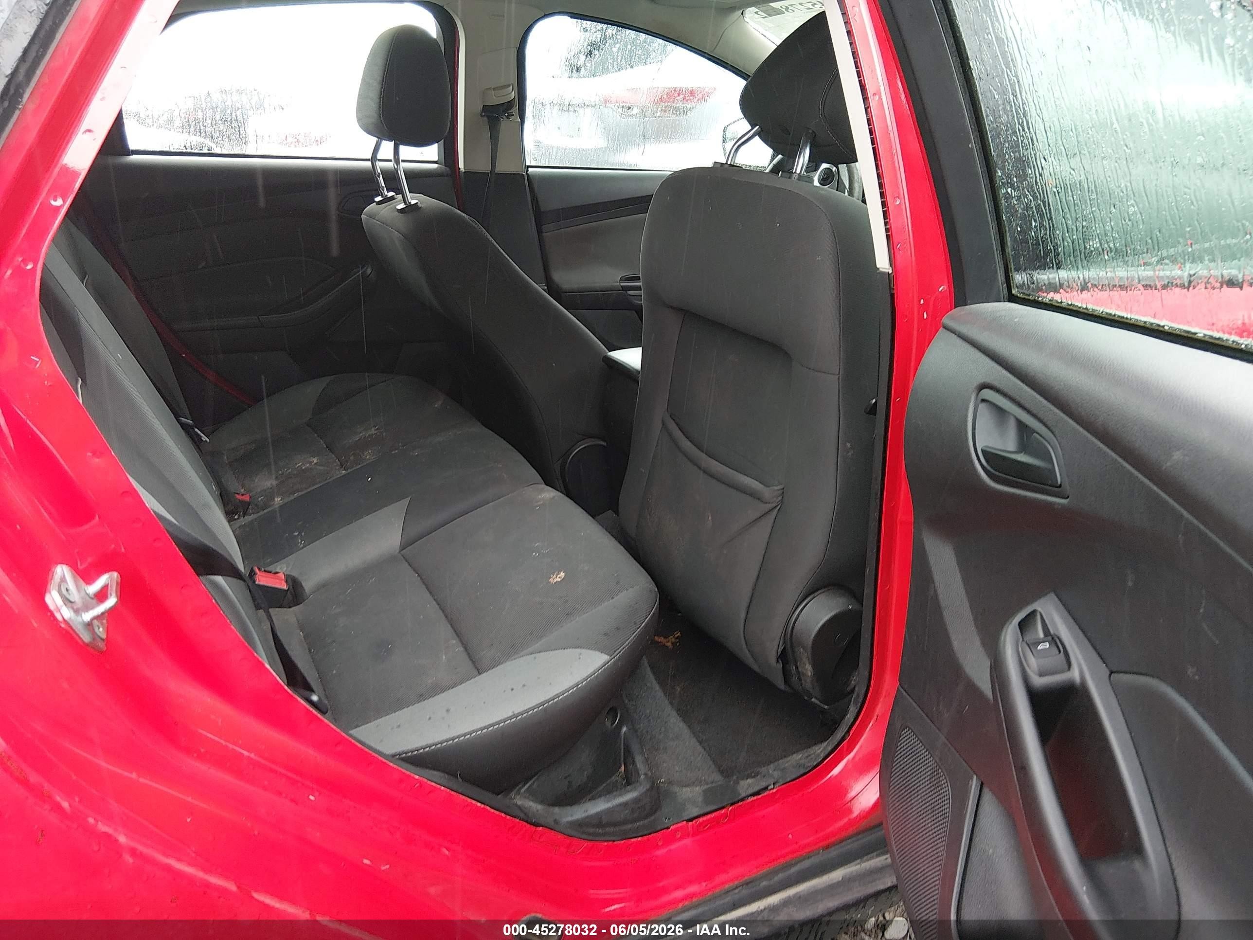 2012 Ford Focus Se Red vin: 1FAHP3K20CL176201