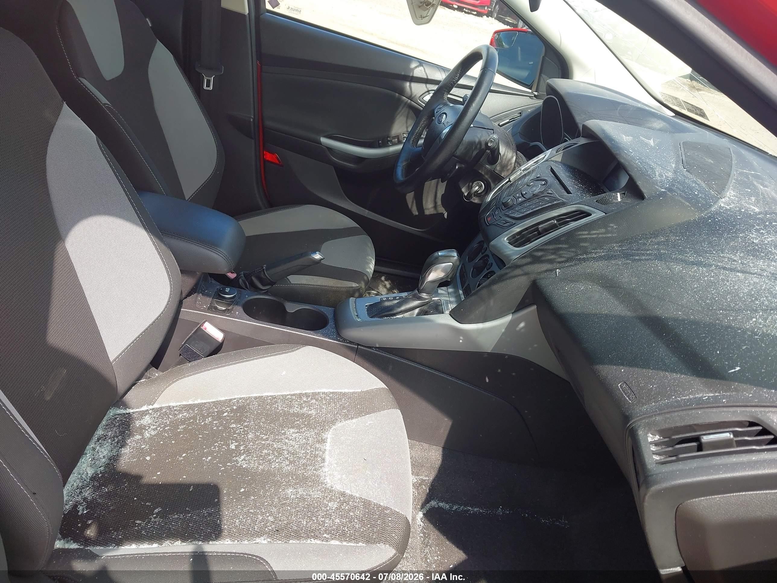 2012 Ford Focus Se Красный vin: 1FAHP3K20CL194312