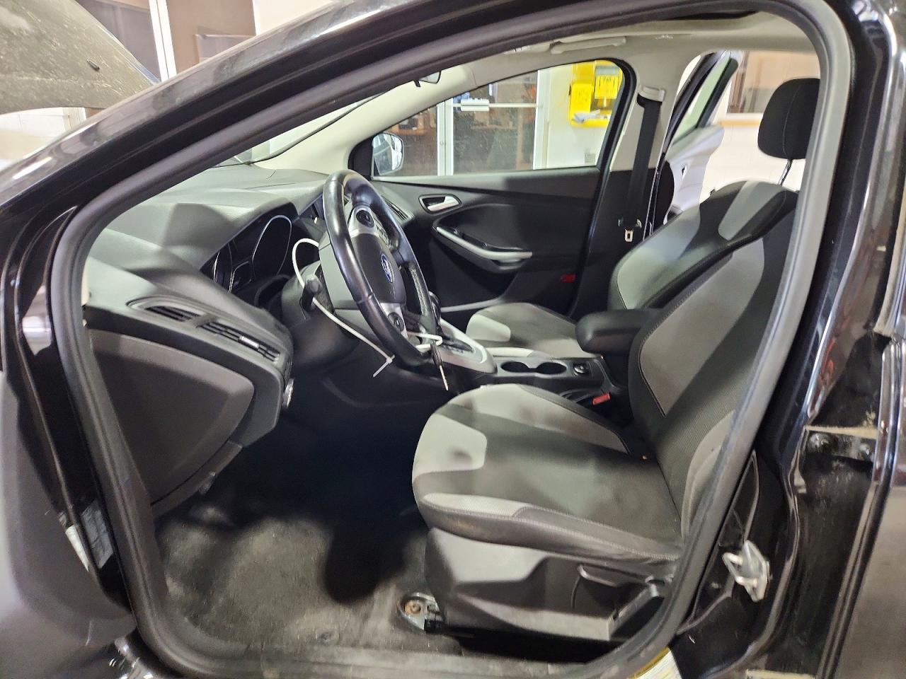 2012 Ford Focus Se Black vin: 1FAHP3K20CL293387