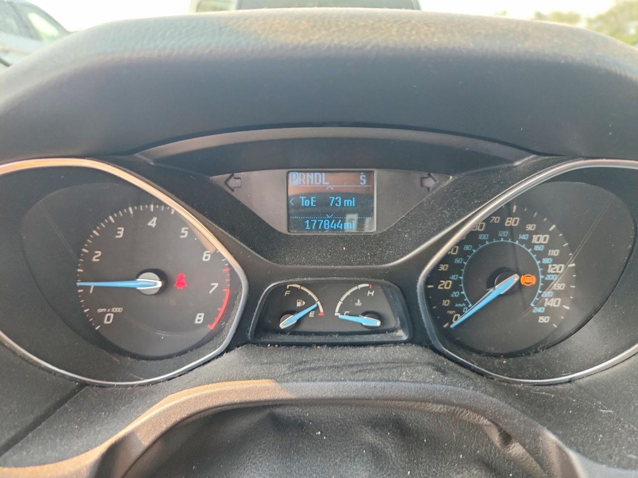 2012 Ford Focus Se Черный vin: 1FAHP3K21CL102219