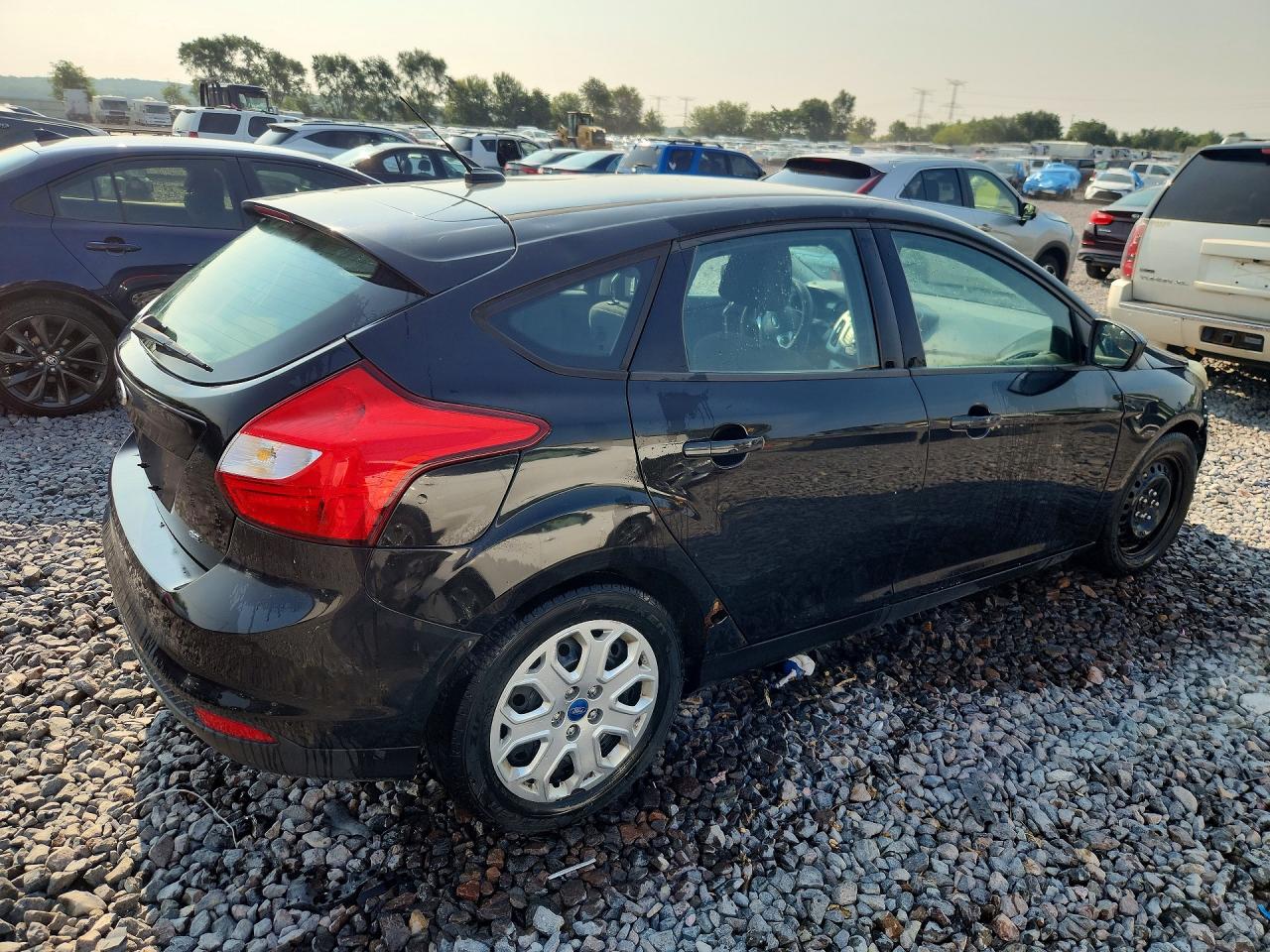 2012 Ford Focus Se Черный vin: 1FAHP3K21CL102219
