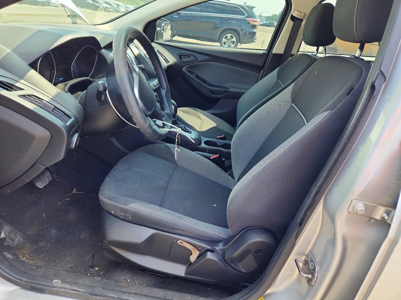 2012 Ford Focus Se Серебряный vin: 1FAHP3K21CL338031