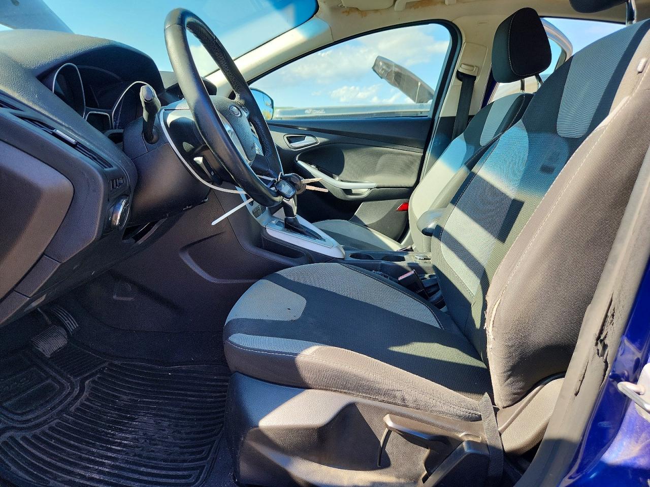 2012 Ford Focus Se Blue vin: 1FAHP3K21CL351782
