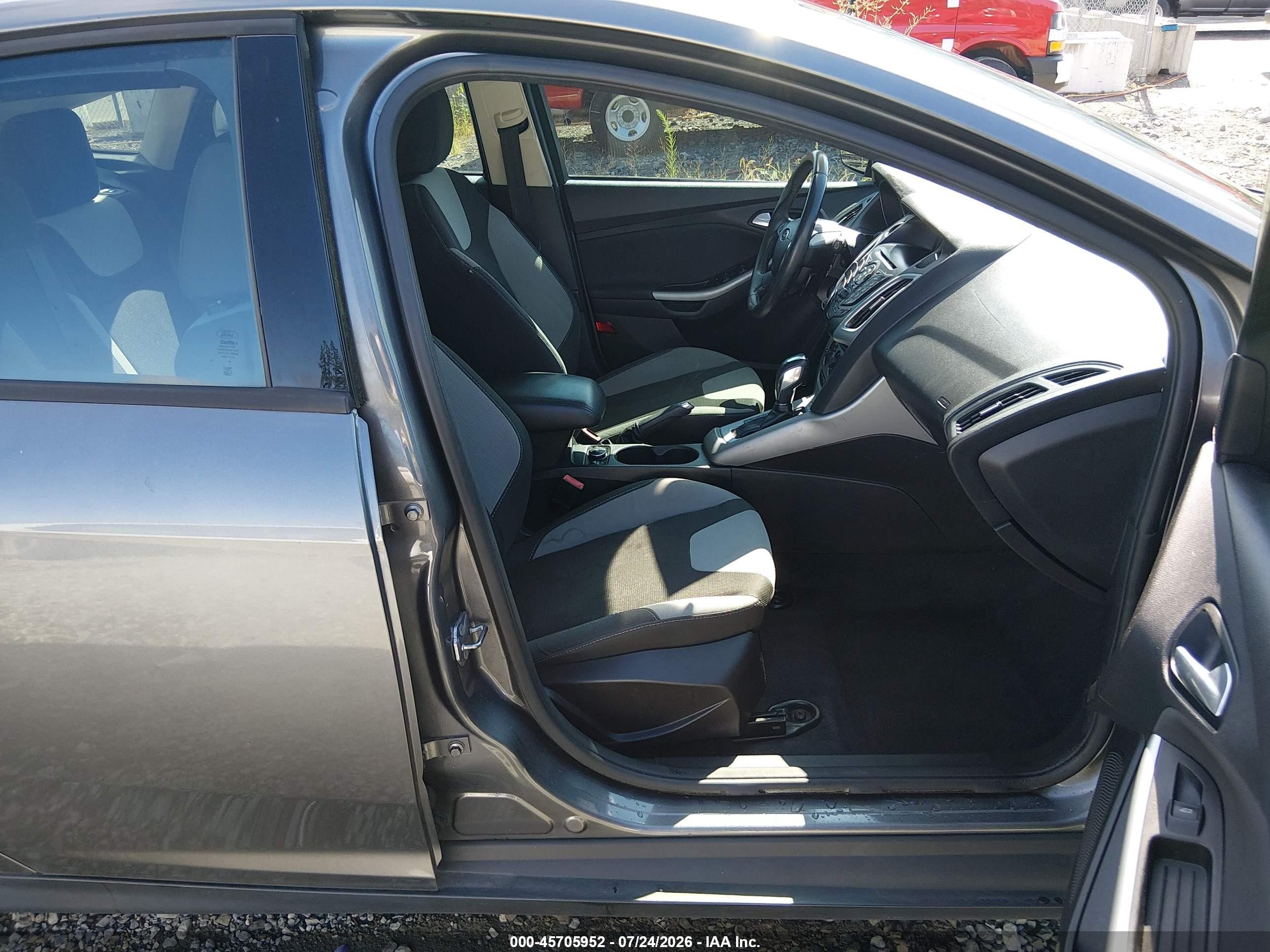 2012 Ford Focus Se Серый vin: 1FAHP3K21CL392610