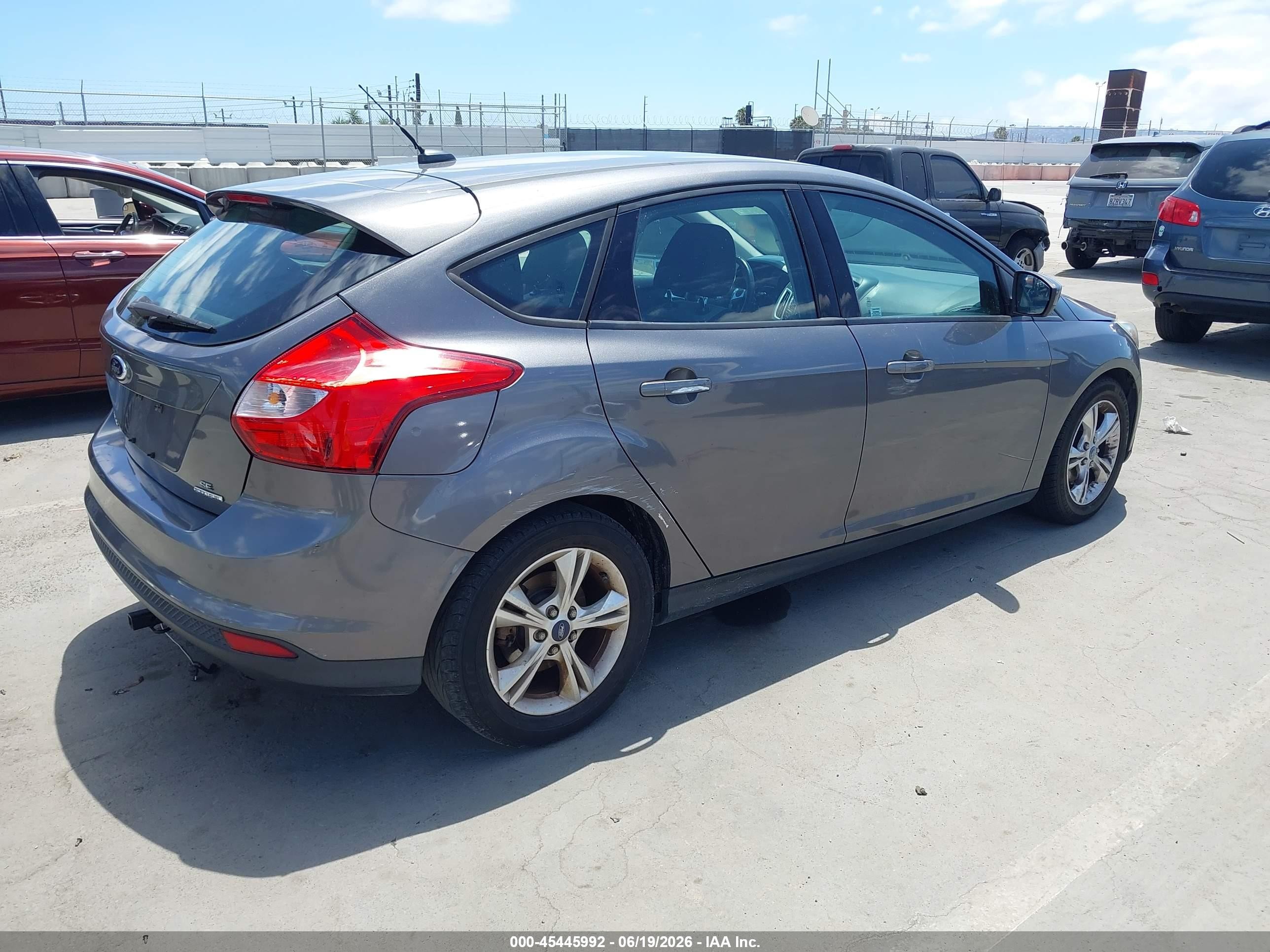 2012 Ford Focus Se Серый vin: 1FAHP3K21CL419899