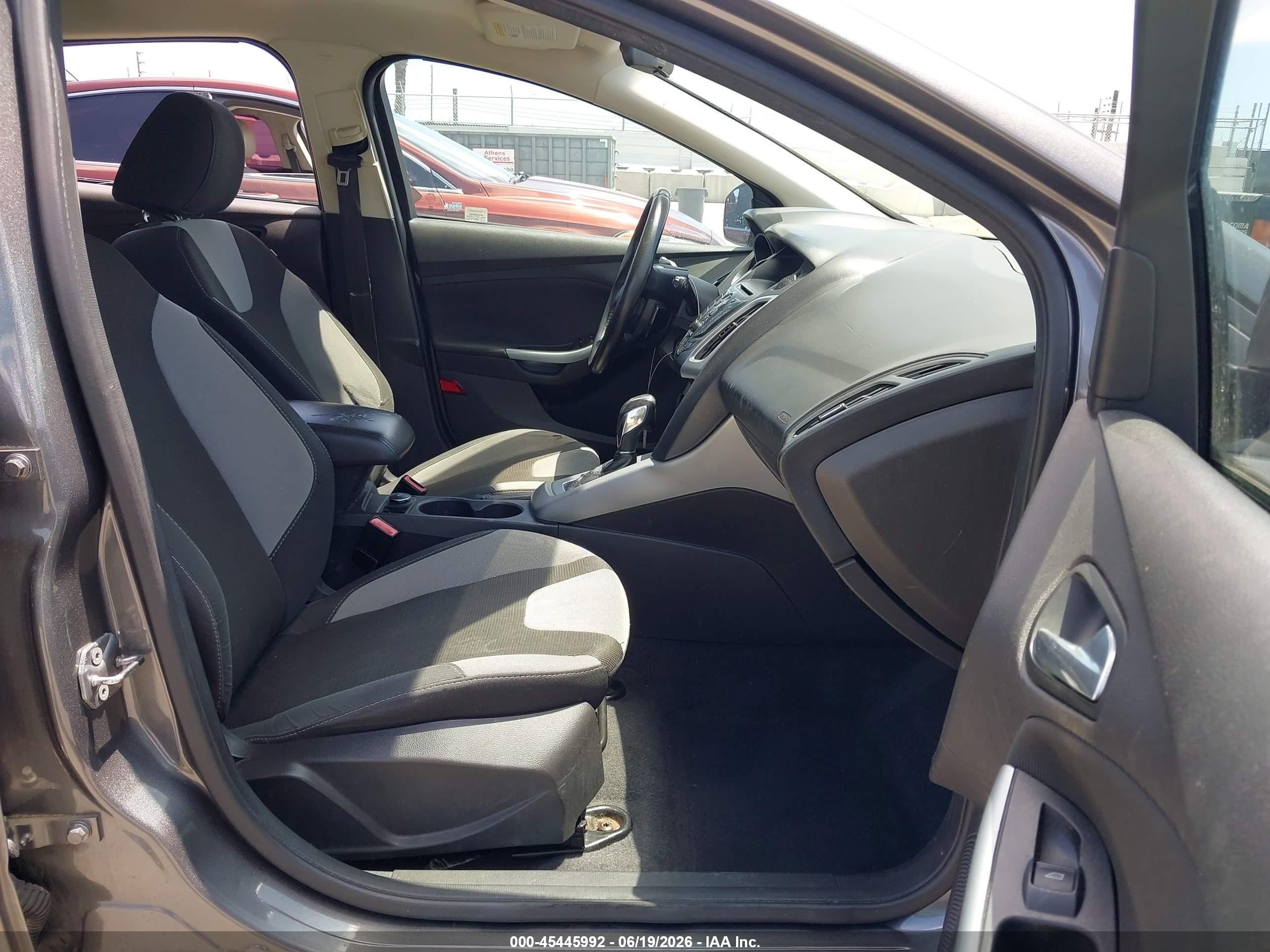 2012 Ford Focus Se Серый vin: 1FAHP3K21CL419899