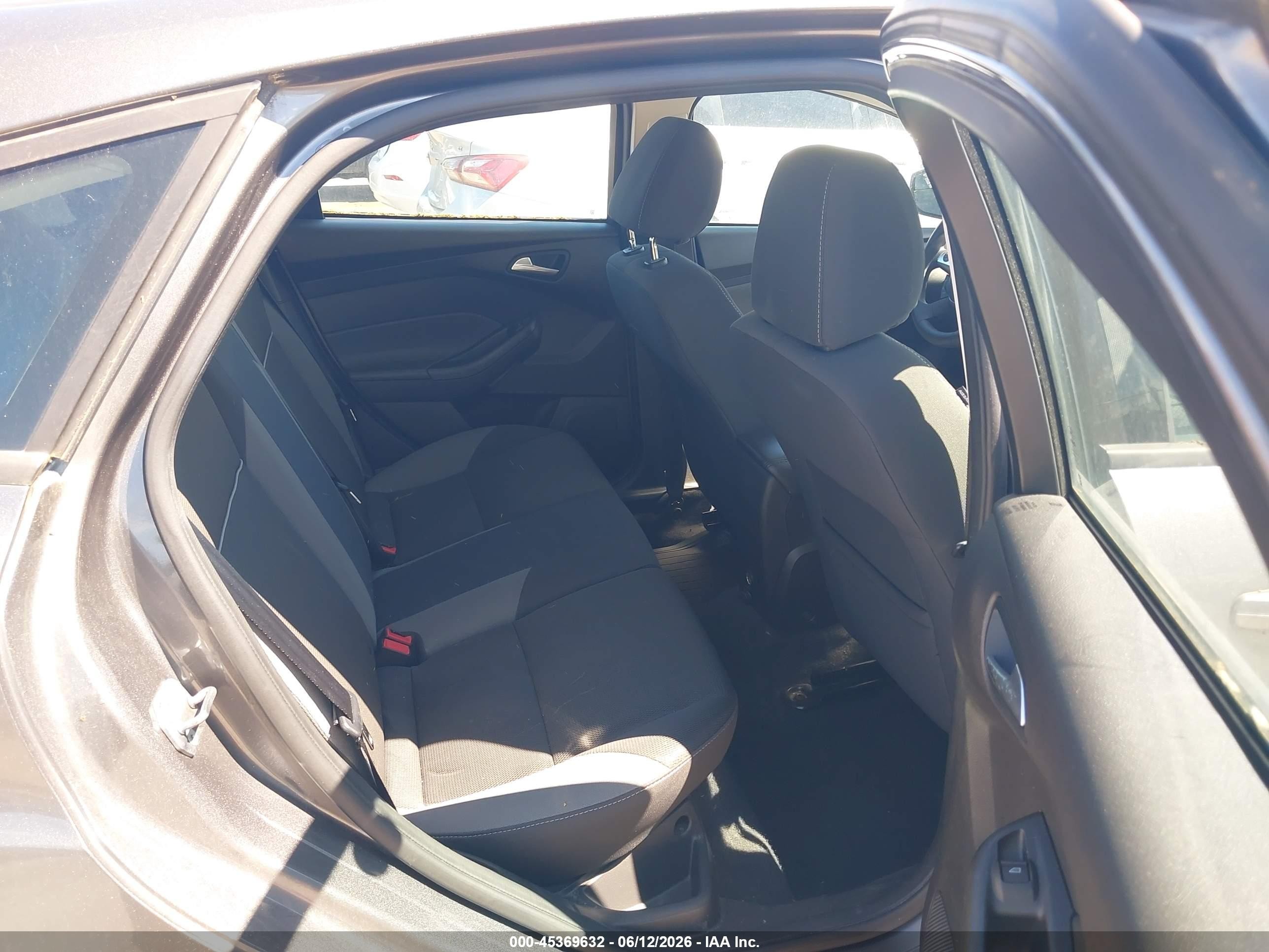 2012 Ford Focus Se Gray vin: 1FAHP3K21CL465555