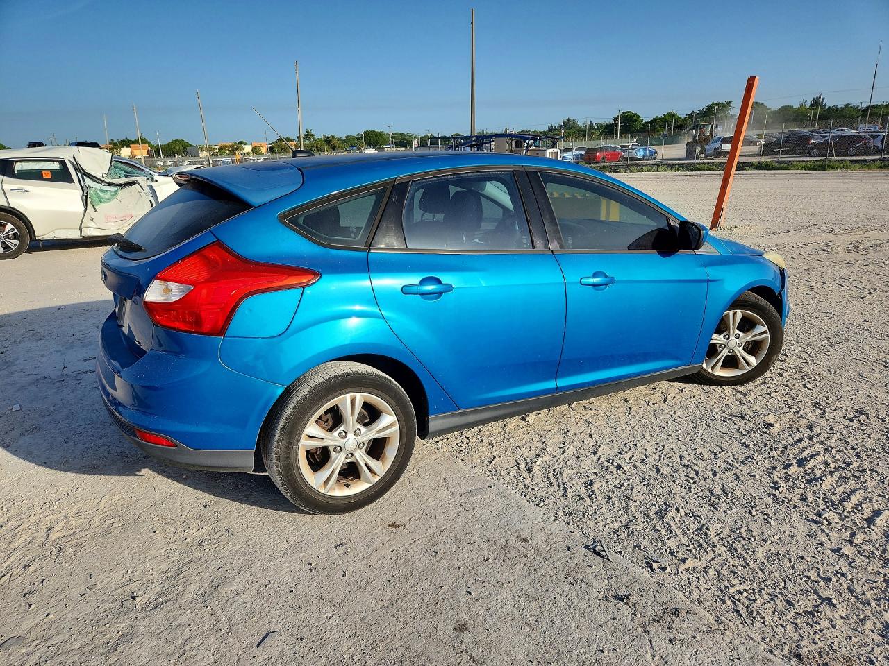 2012 Ford Focus Se Blue vin: 1FAHP3K22CL161036