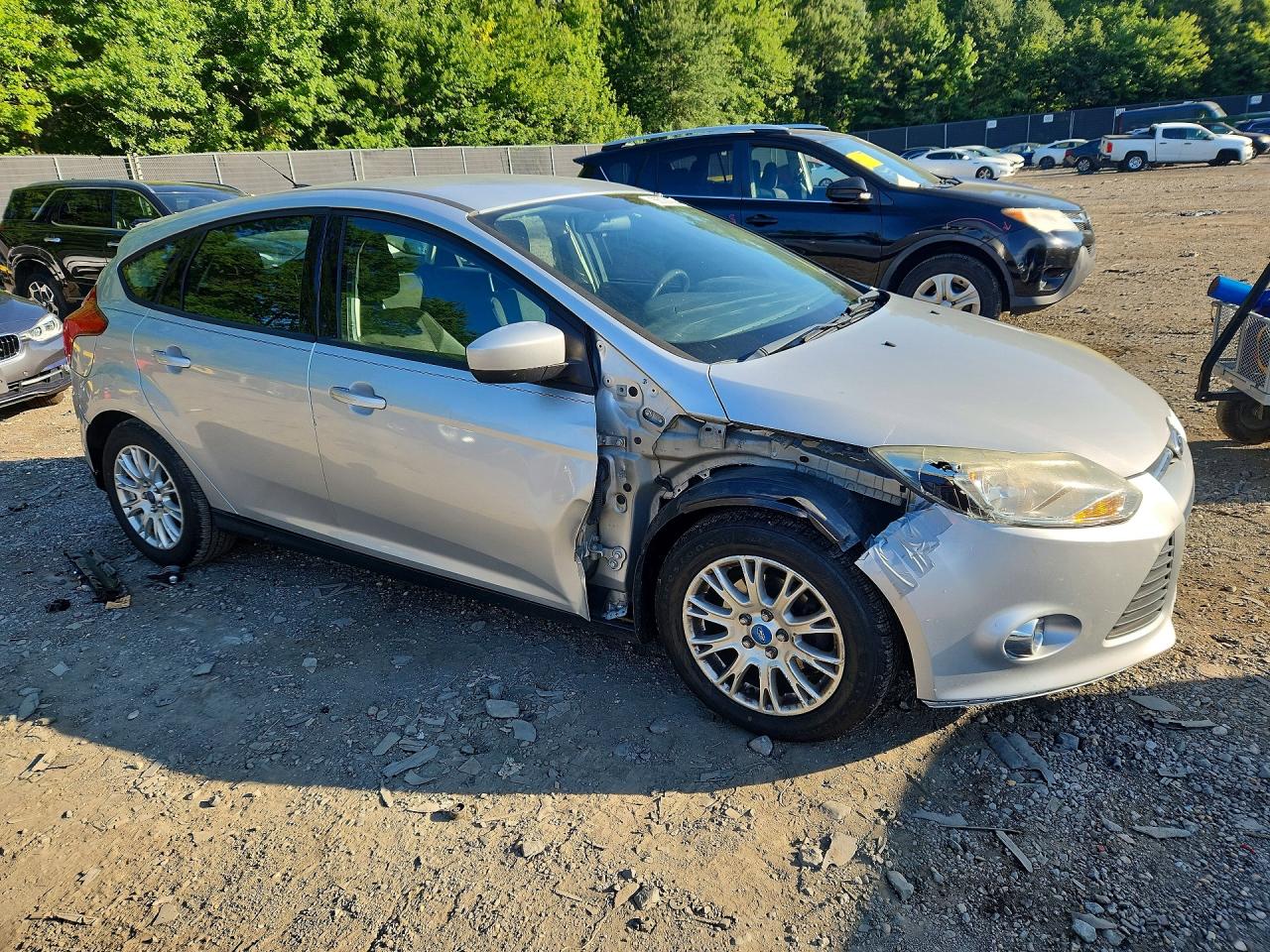 2012 Ford Focus Se Серебряный vin: 1FAHP3K22CL186261