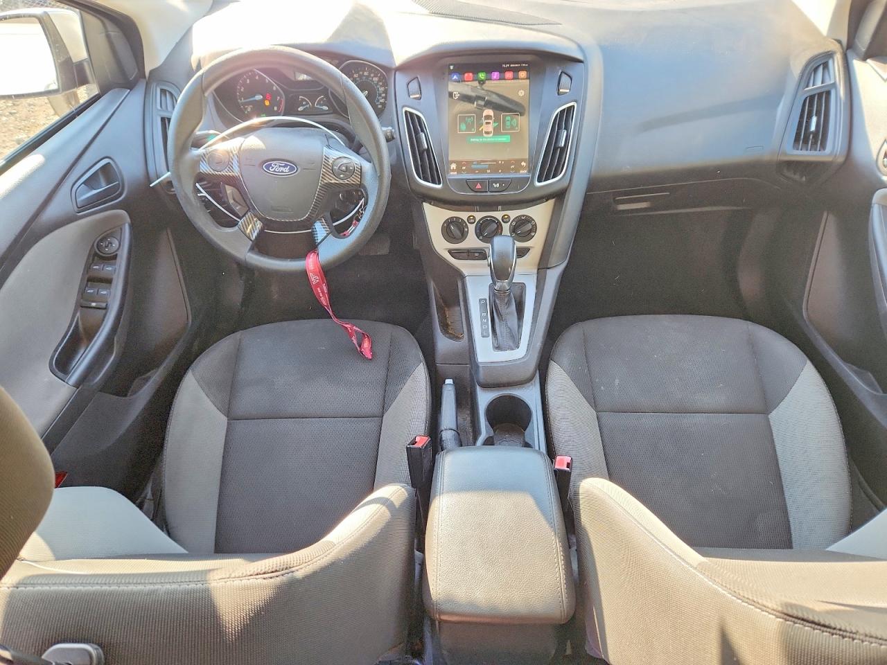 2012 Ford Focus Se Серебряный vin: 1FAHP3K22CL186261