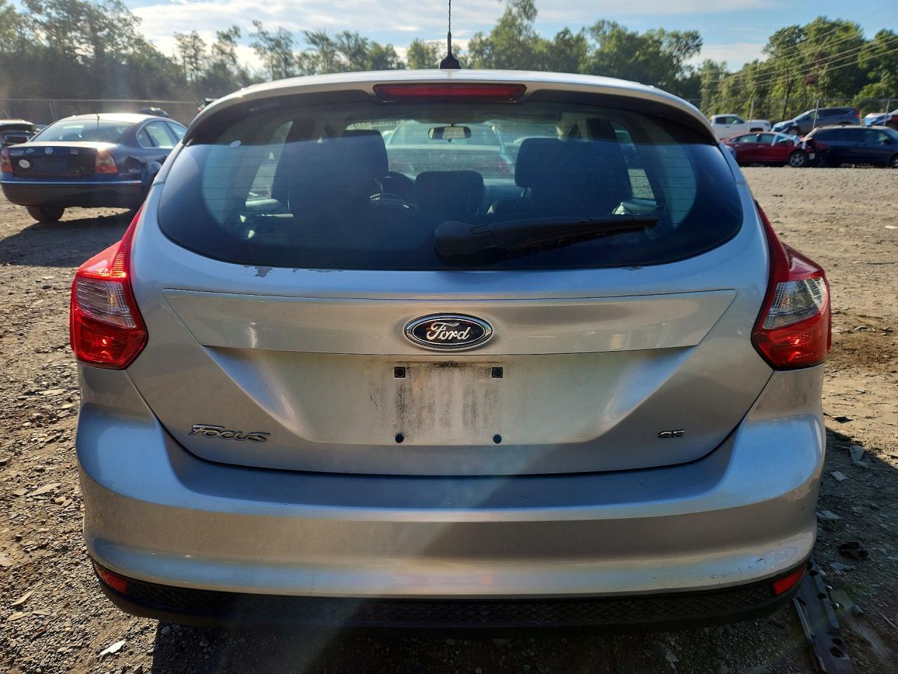 2012 Ford Focus Se Серебряный vin: 1FAHP3K22CL186261