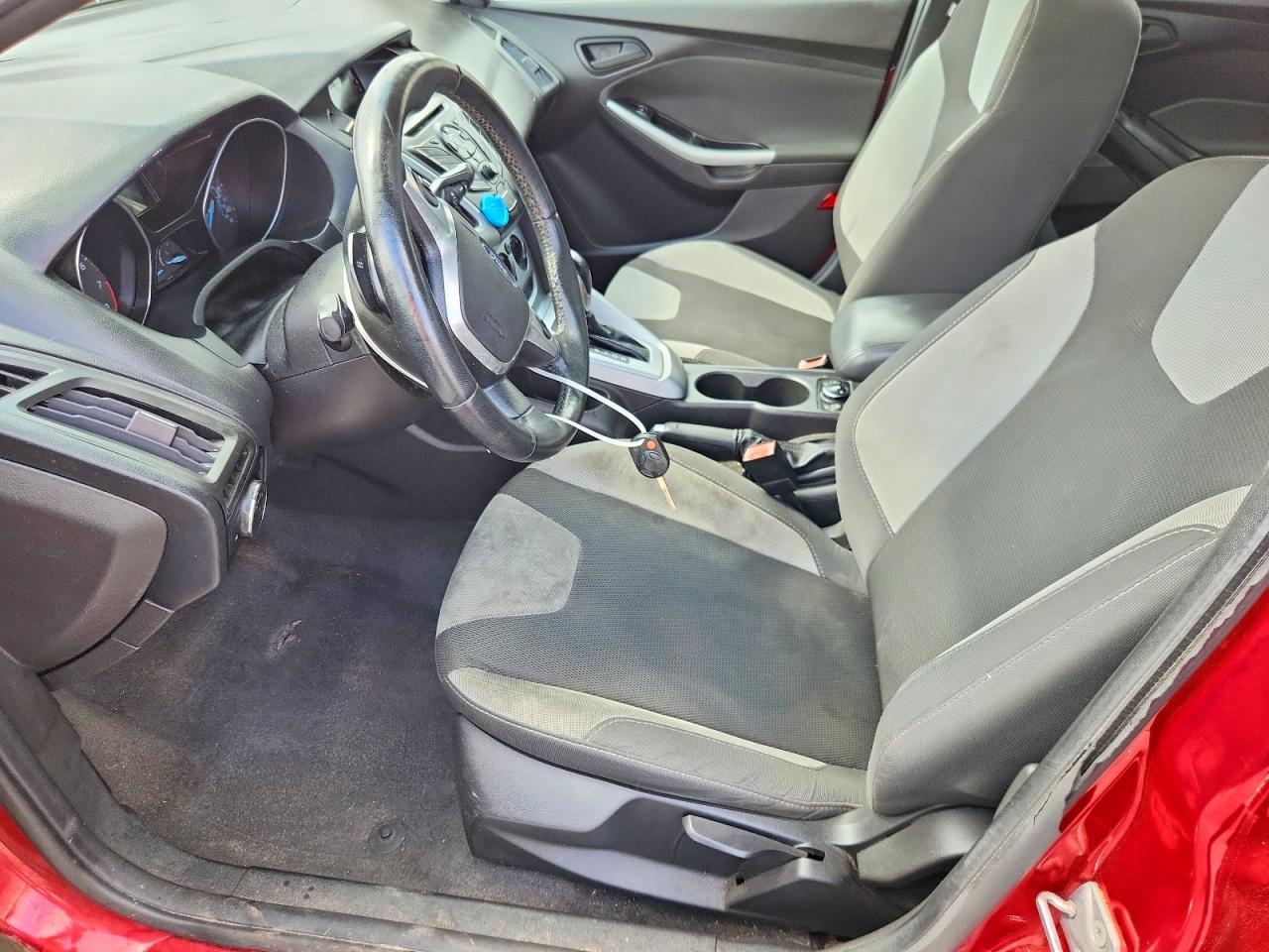 2012 Ford Focus Se Красный vin: 1FAHP3K22CL213295