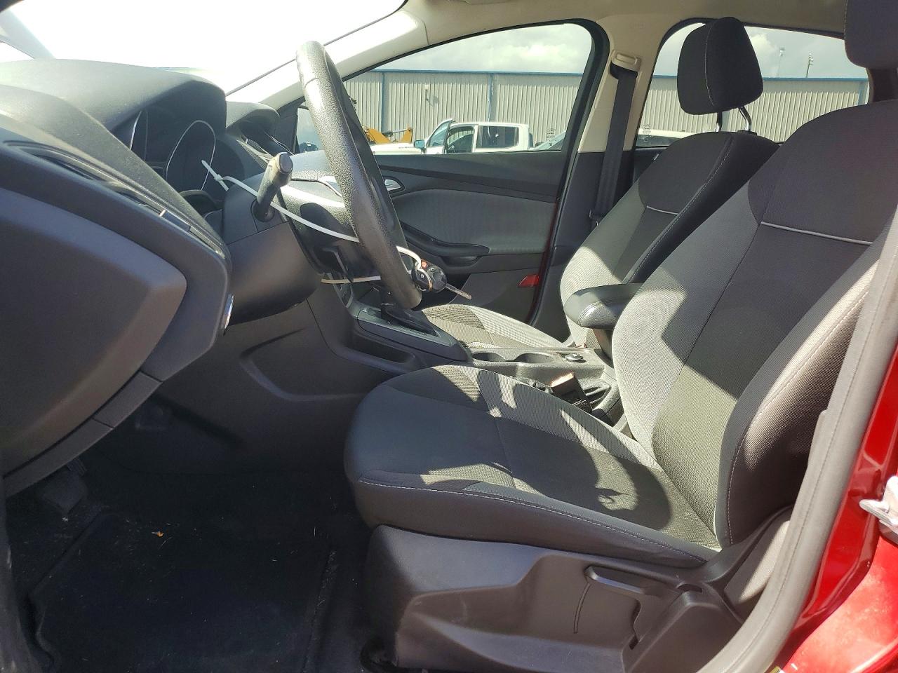 2012 Ford Focus Se Burgundy vin: 1FAHP3K22CL277384